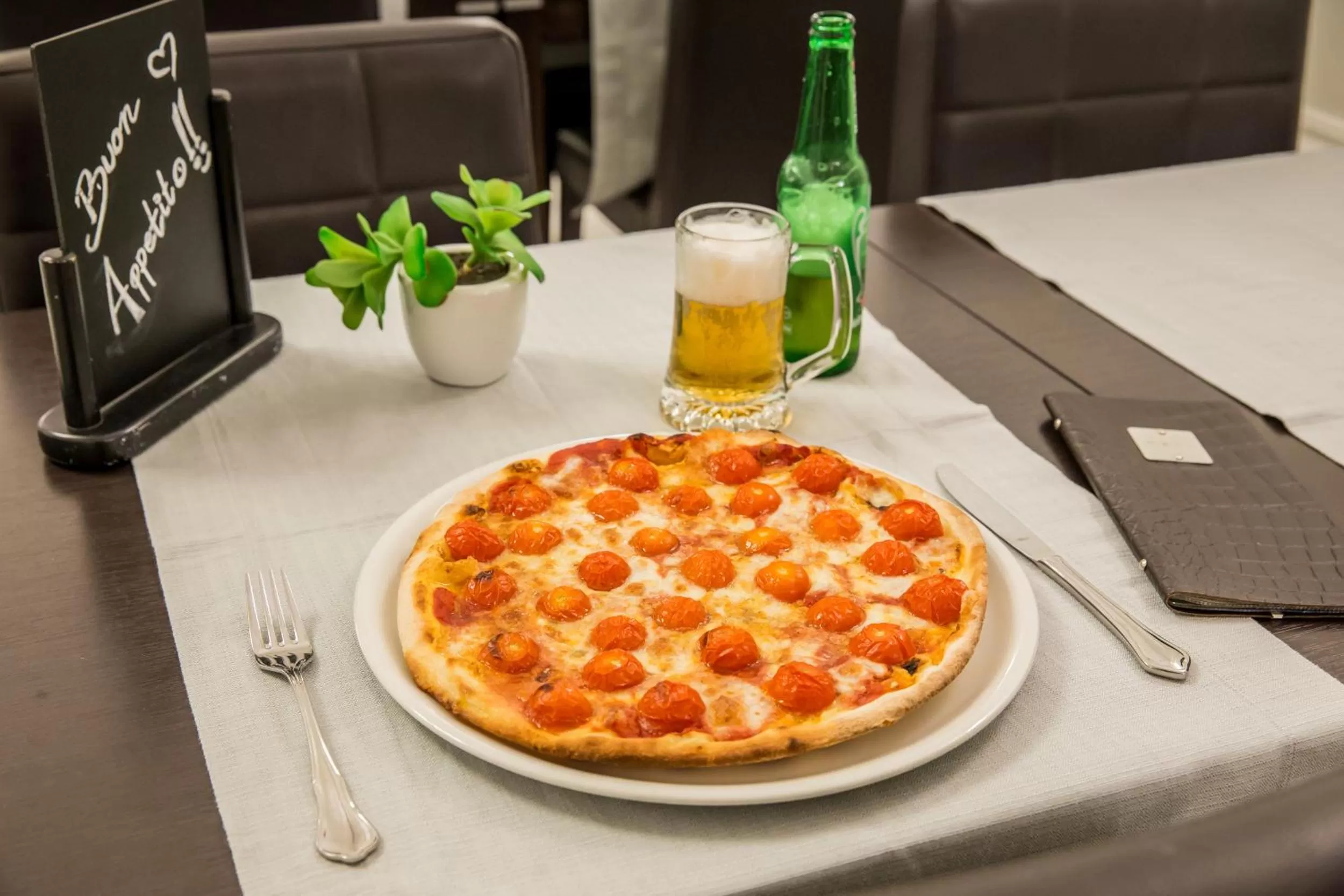 Restaurant/places to eat in Hotel Modigliani