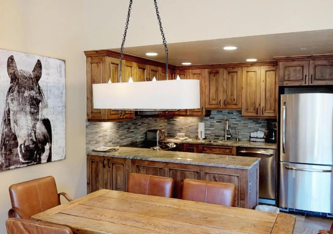 Kitchen or kitchenette in Manor Vail Lodge