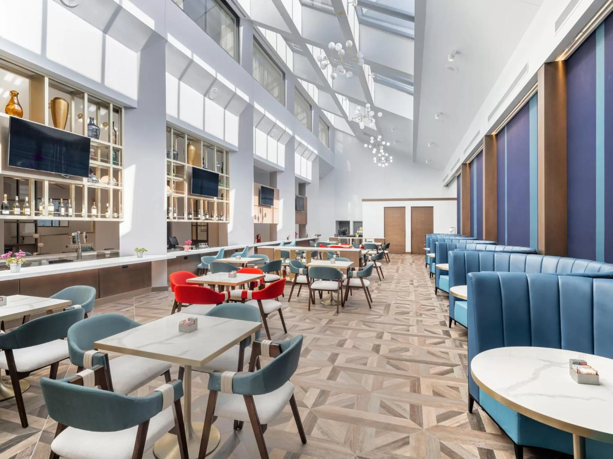 Restaurant/places to eat in Crowne Plaza College Park - Washington DC by IHG