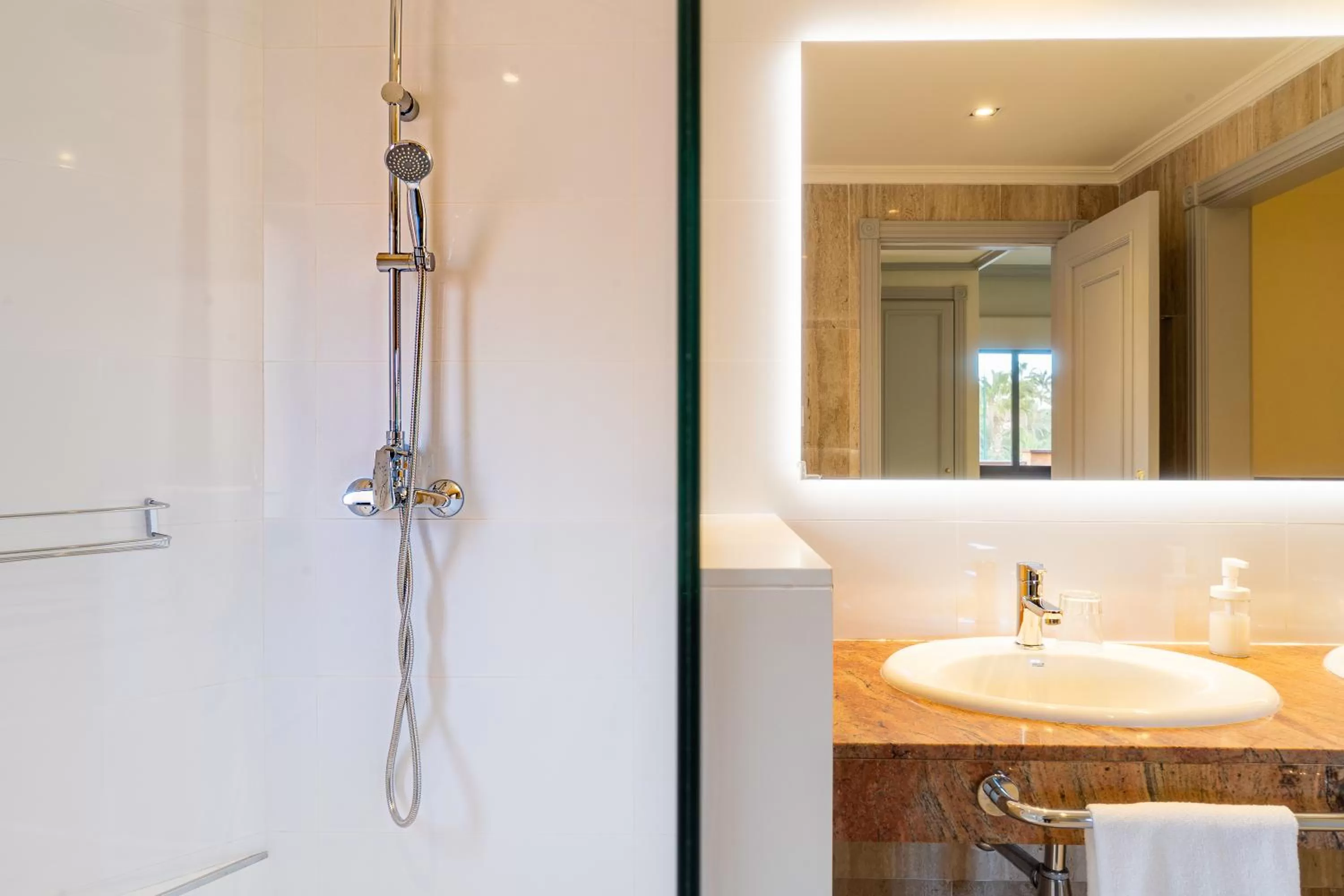 Bathroom in Villa Mandi Golf Resort