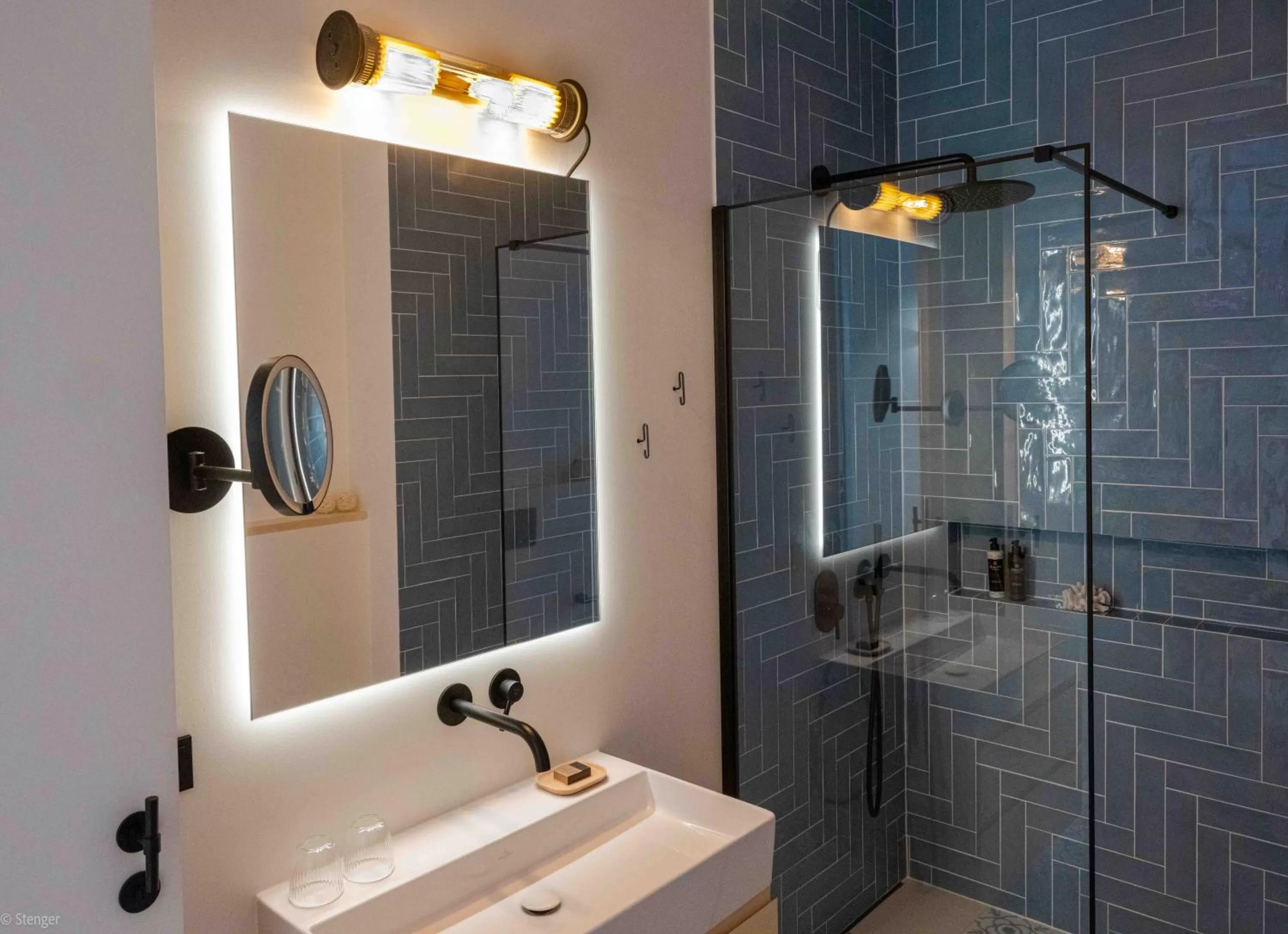 Shower in Mr(s)STiL Design Apartments