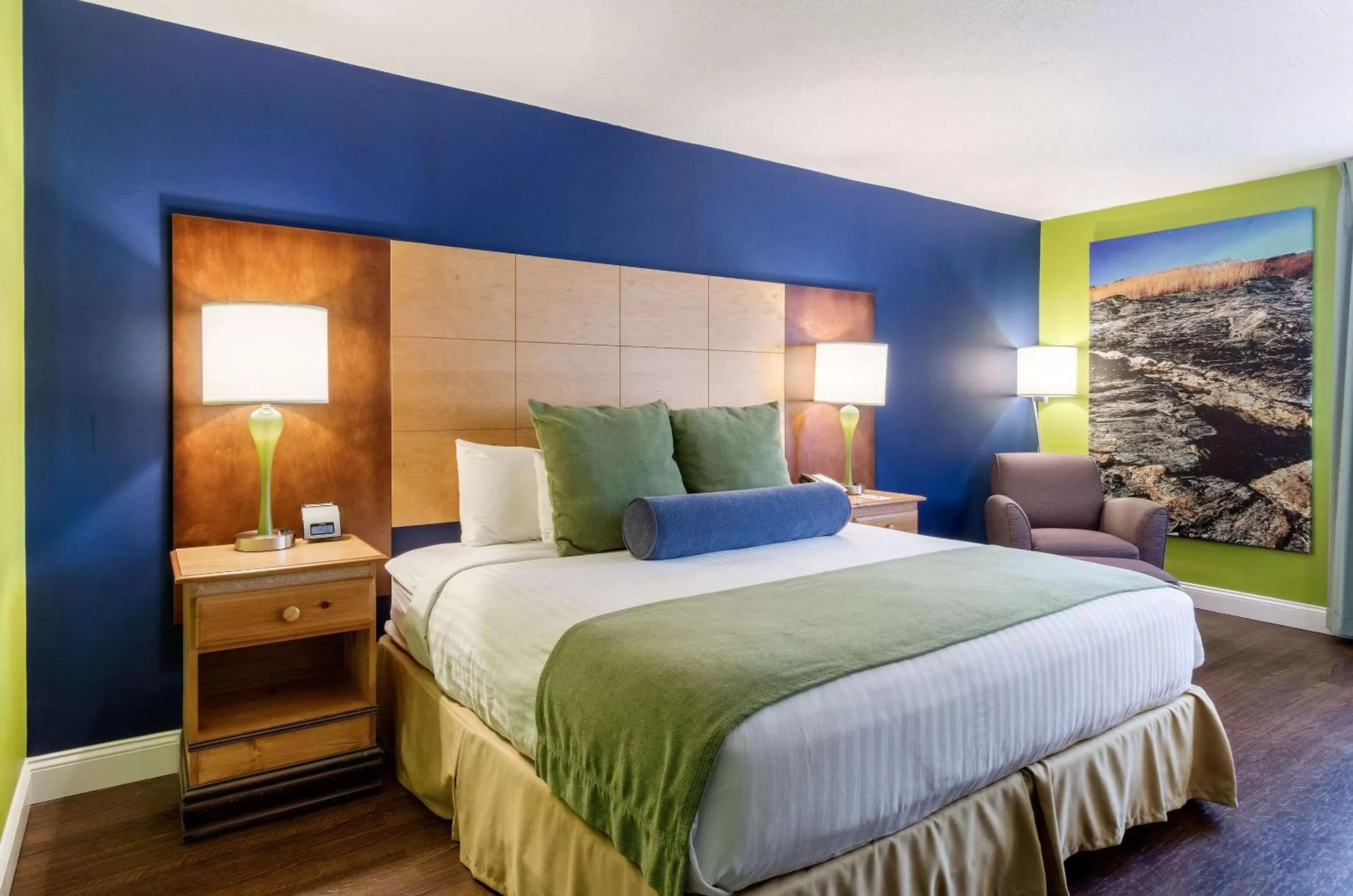 Photo of the whole room, Bed in Clarion Hotel Seekonk - Providence