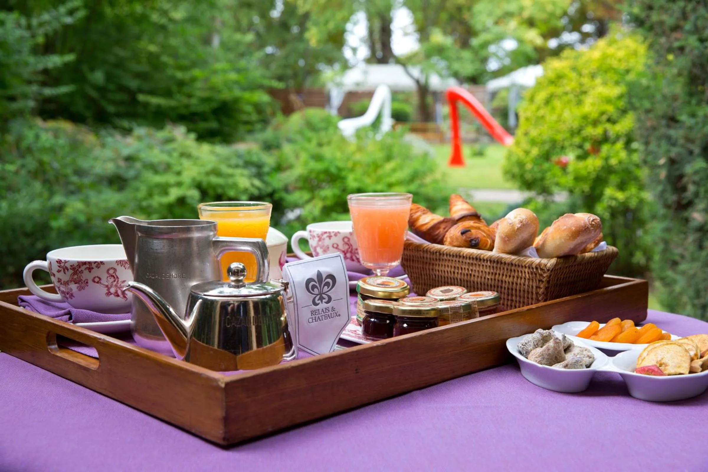 Breakfast in Cazaudehore, hôtel de charme au vert