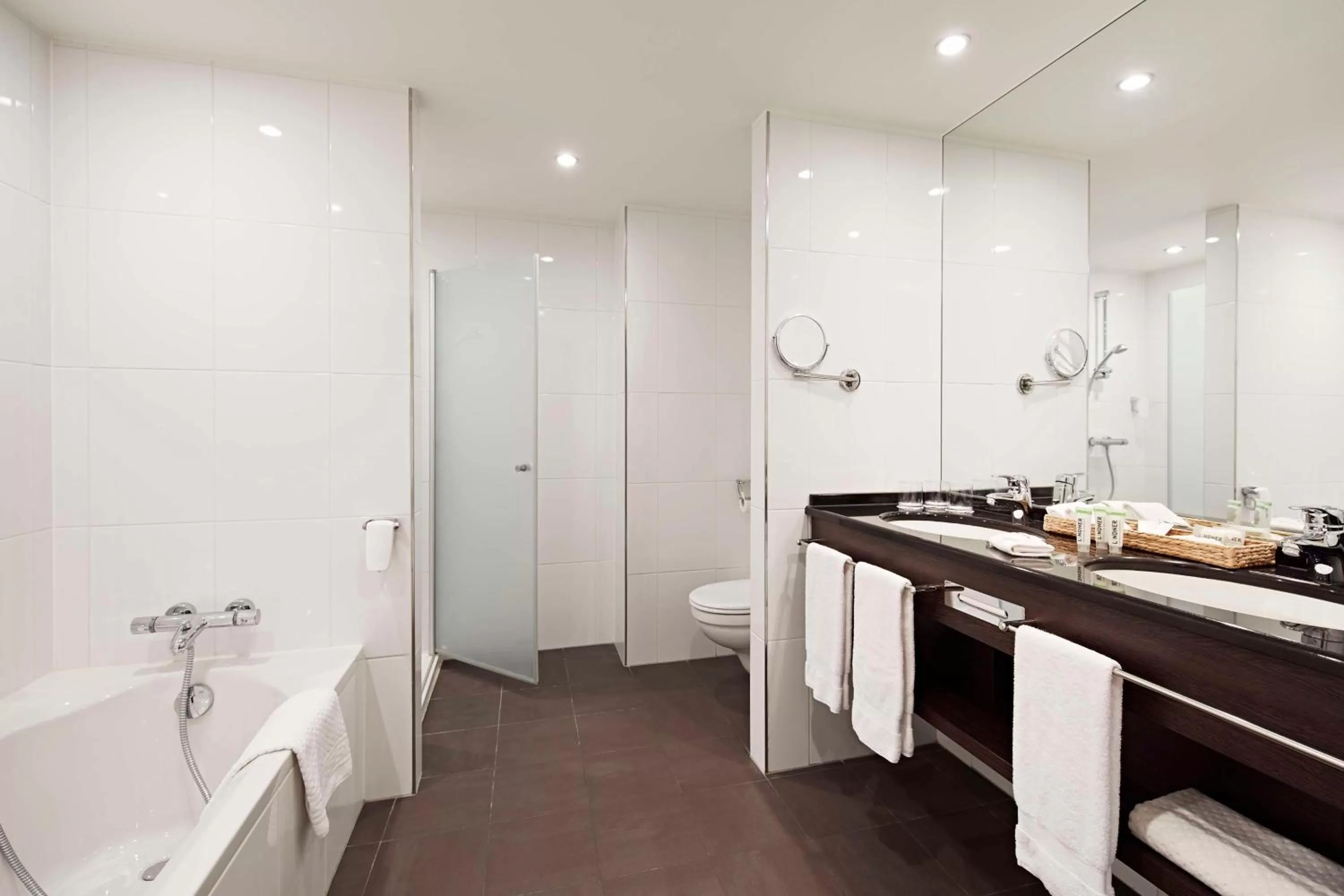 Bathroom in Lindner Hotel Antwerp, part of JdV by Hyatt