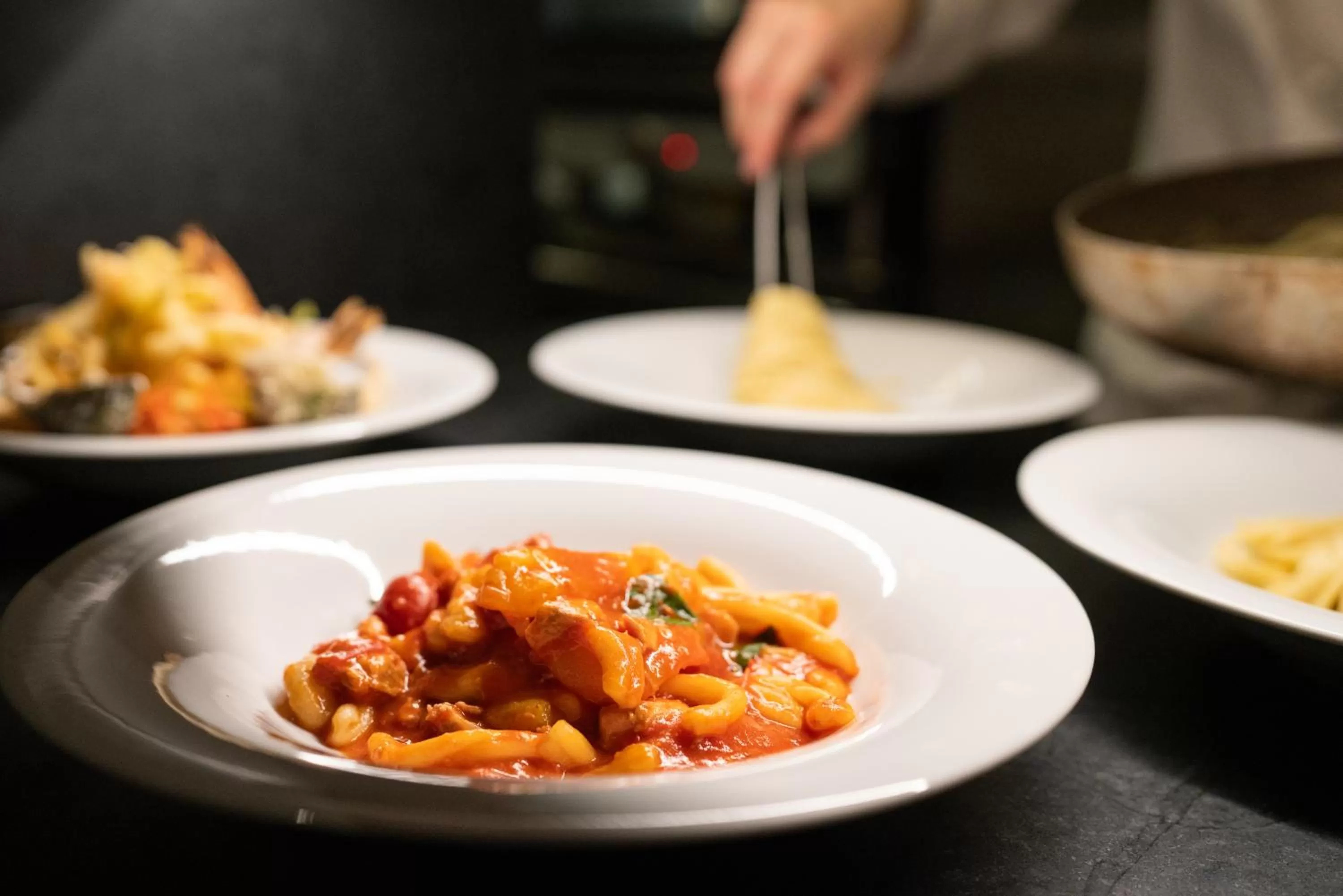 Restaurant/places to eat in Hotel Scenario