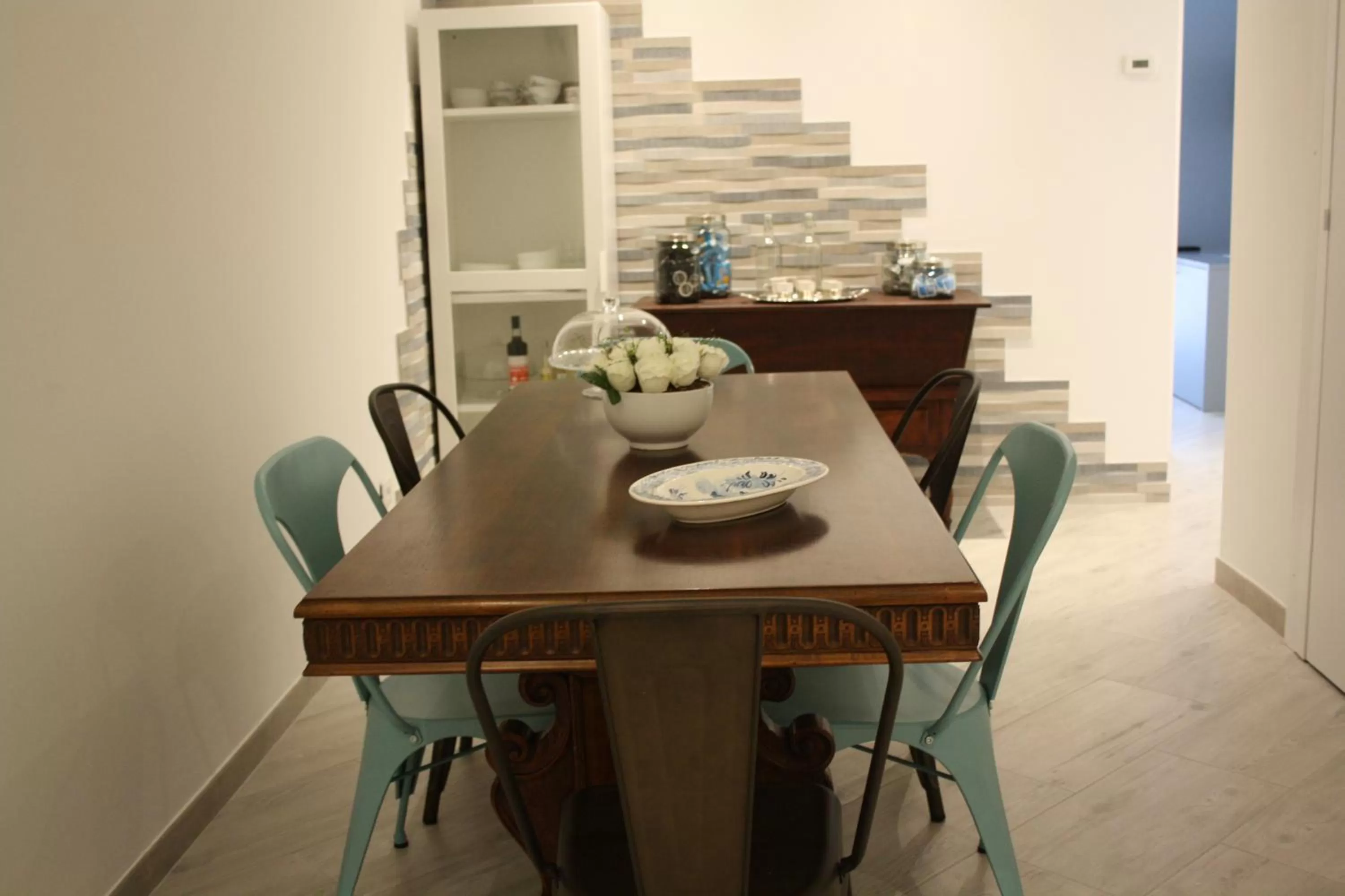 Dining area in GLEM rooms & breakfast