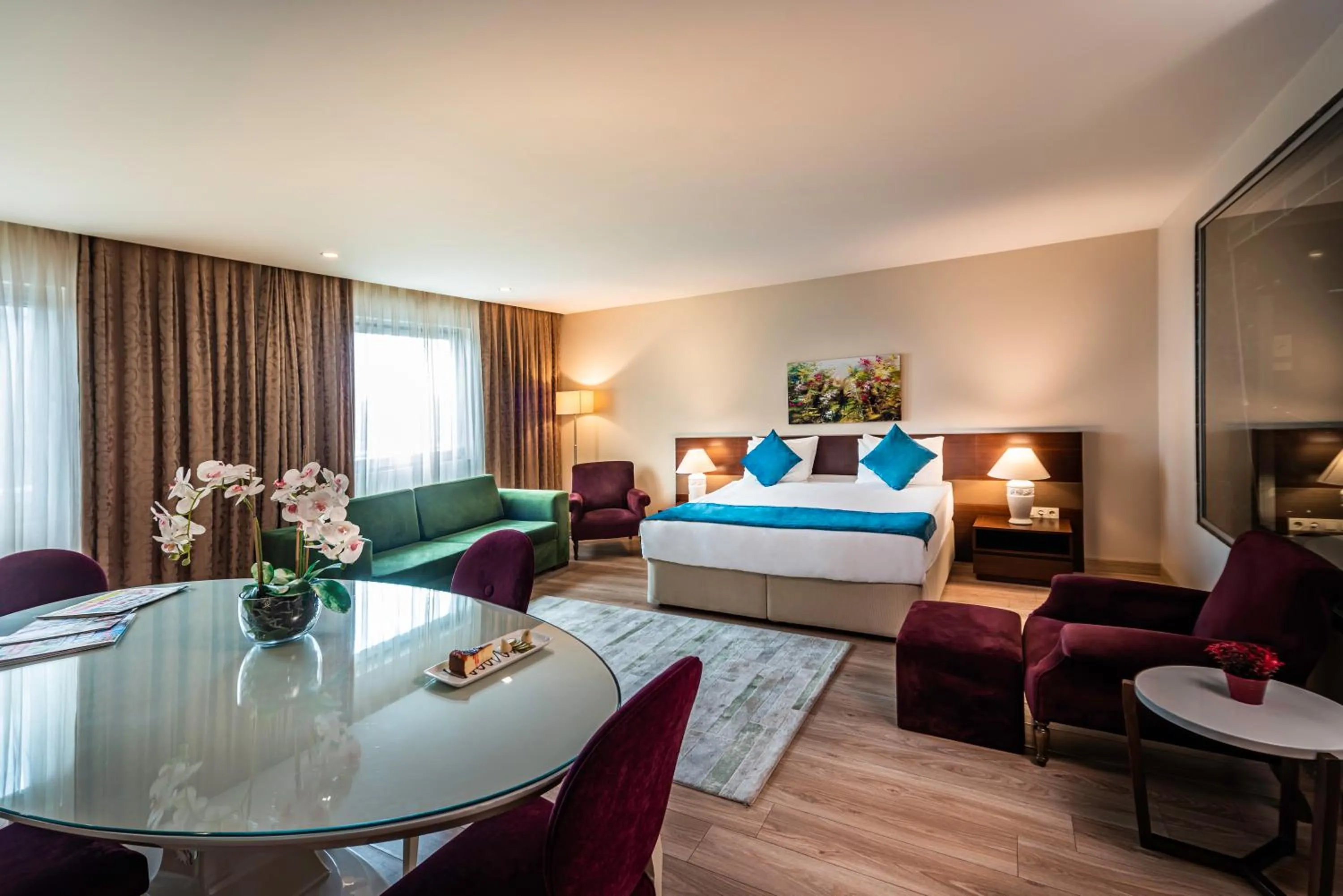 Photo of the whole room, Bed in Rox Hotel Istanbul