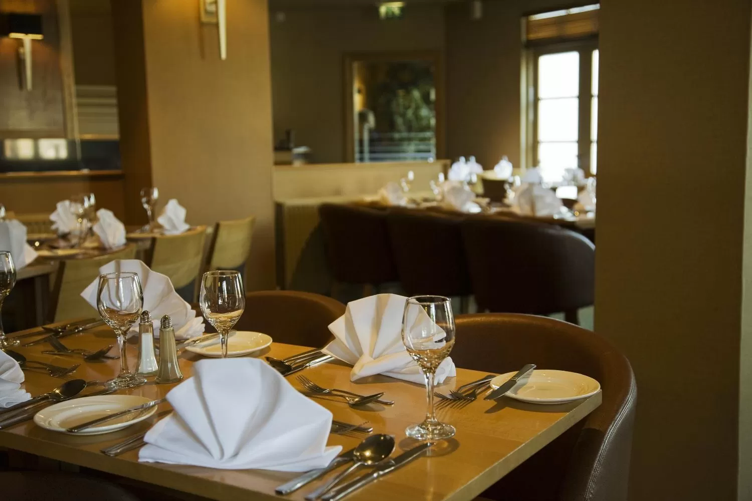 Restaurant/places to eat in Park Hotel