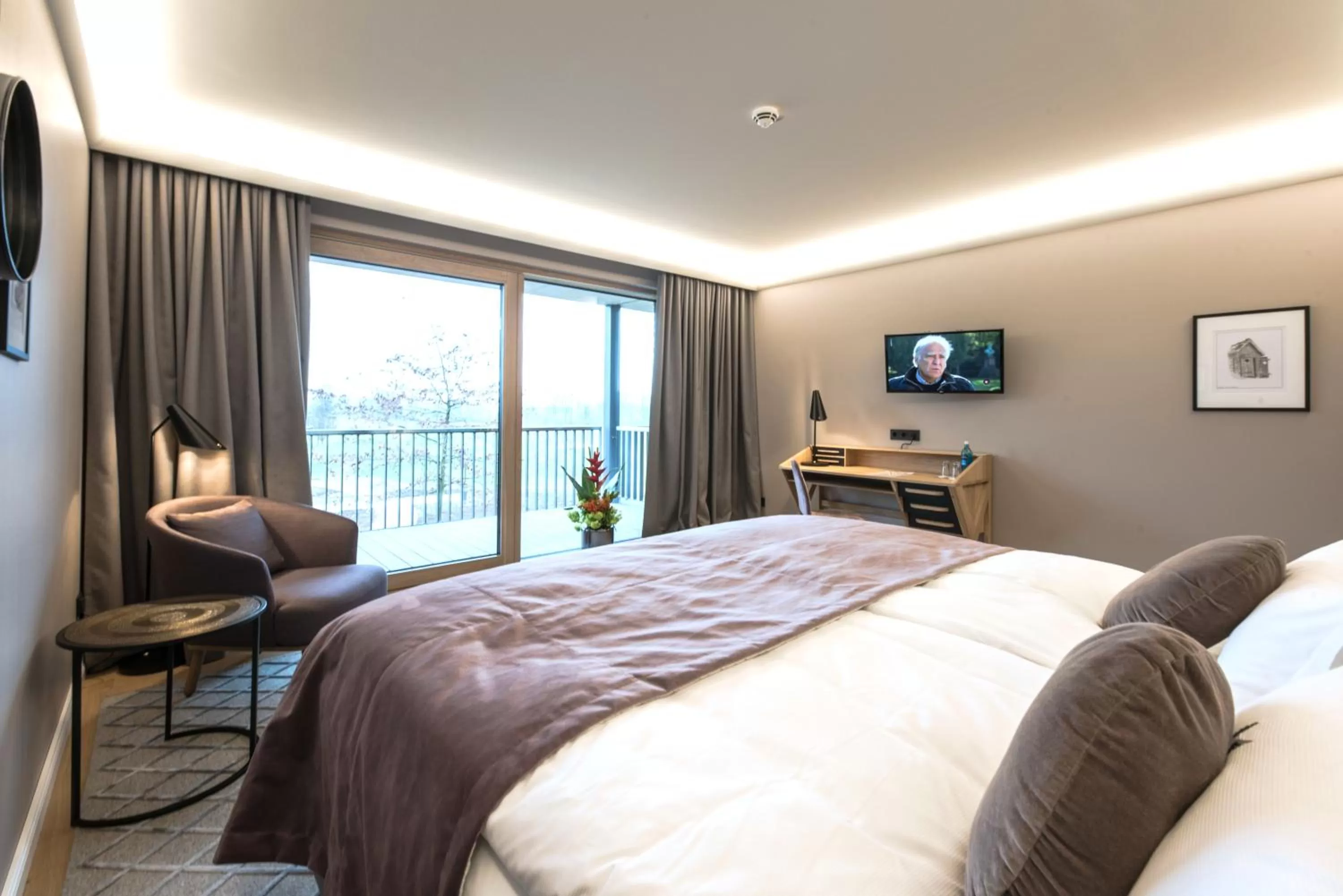 Photo of the whole room, Bed in Gut Kump Gastronomie und Hotel