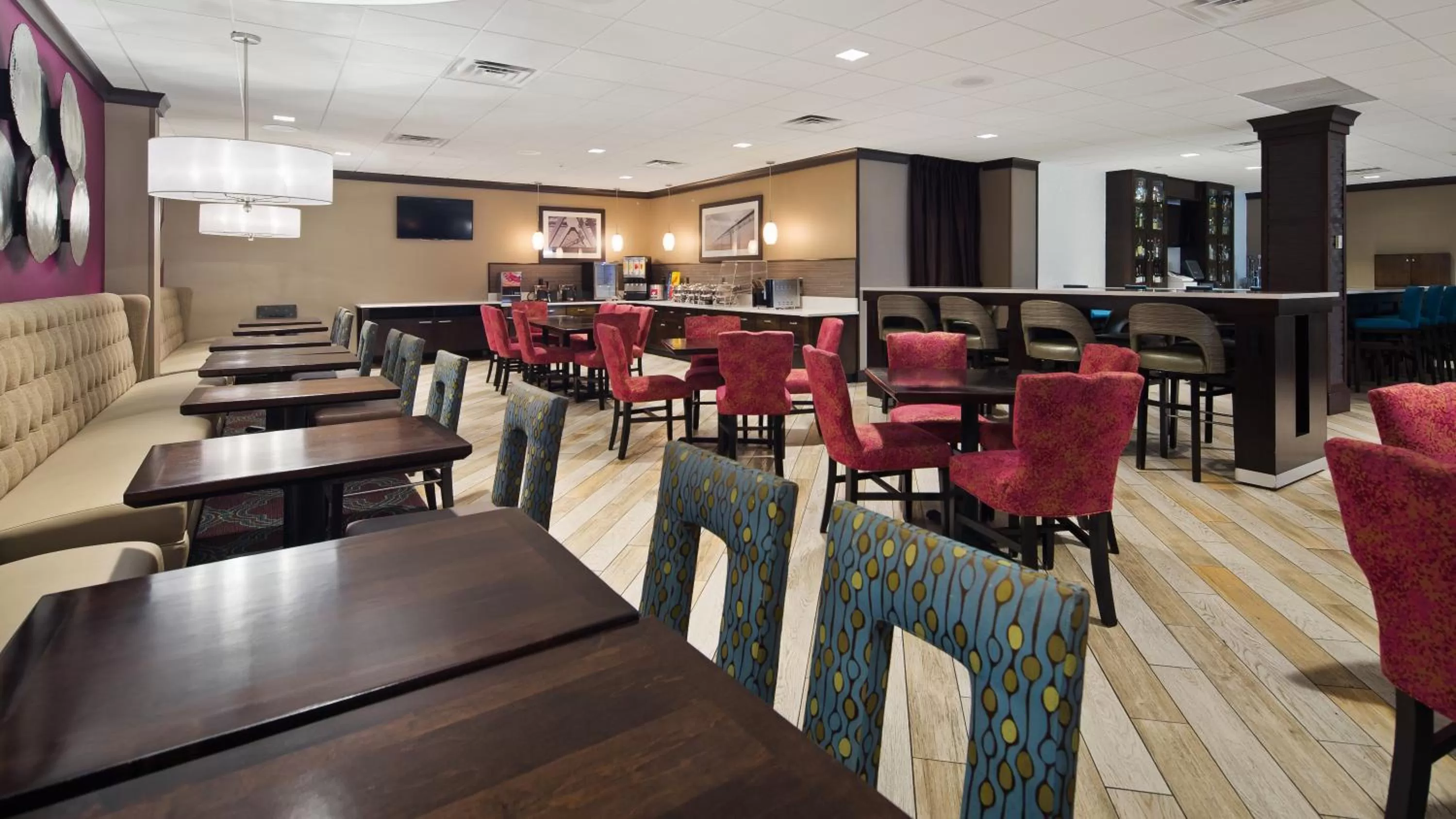 Restaurant/places to eat in Best Western Plus Kingston Hotel and Conference Center