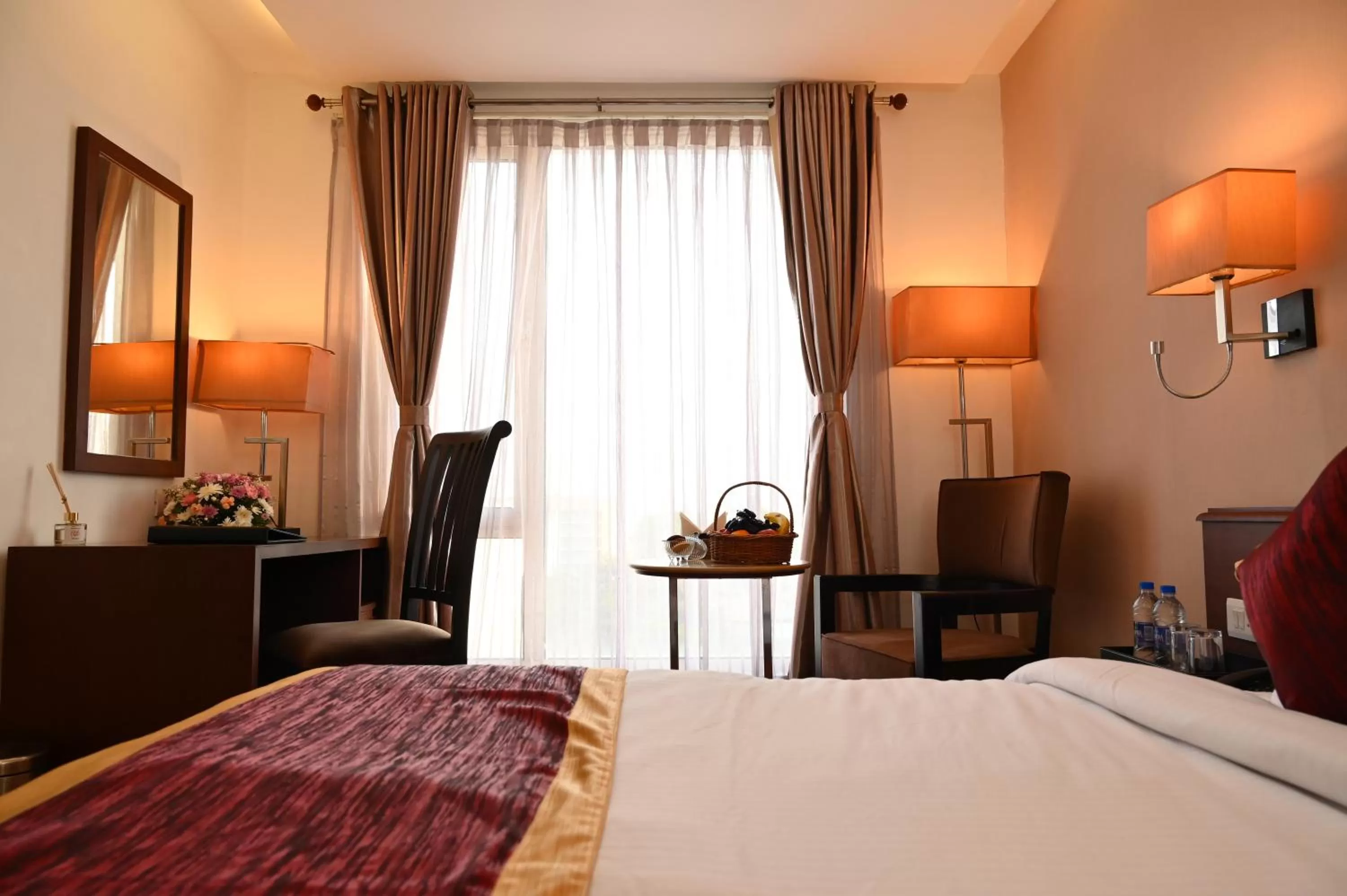 TV and multimedia, Bed in Raaj Bhaavan Clarks Inn Chennai