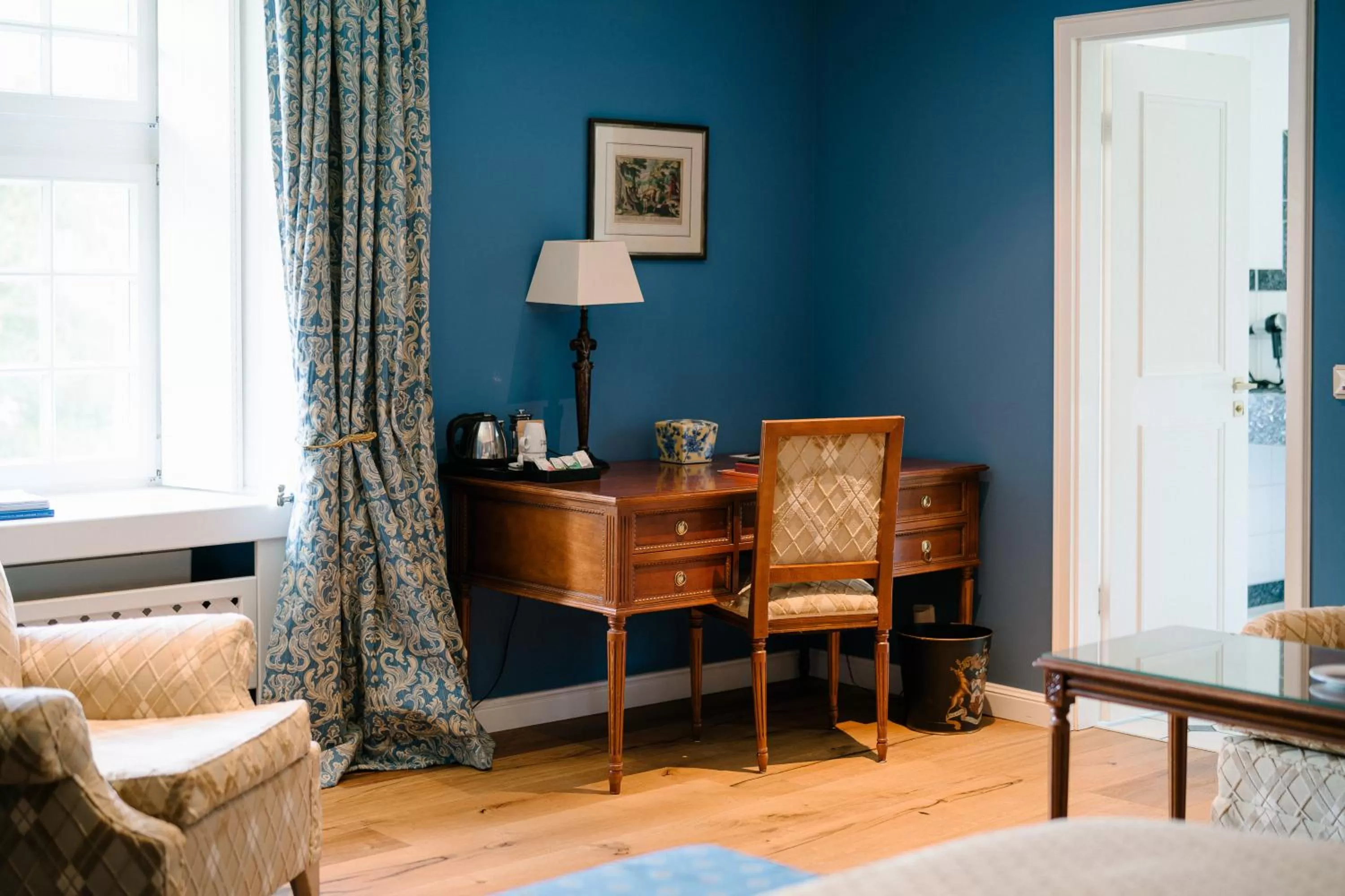 Photo of the whole room in Schlosshotel Hugenpoet