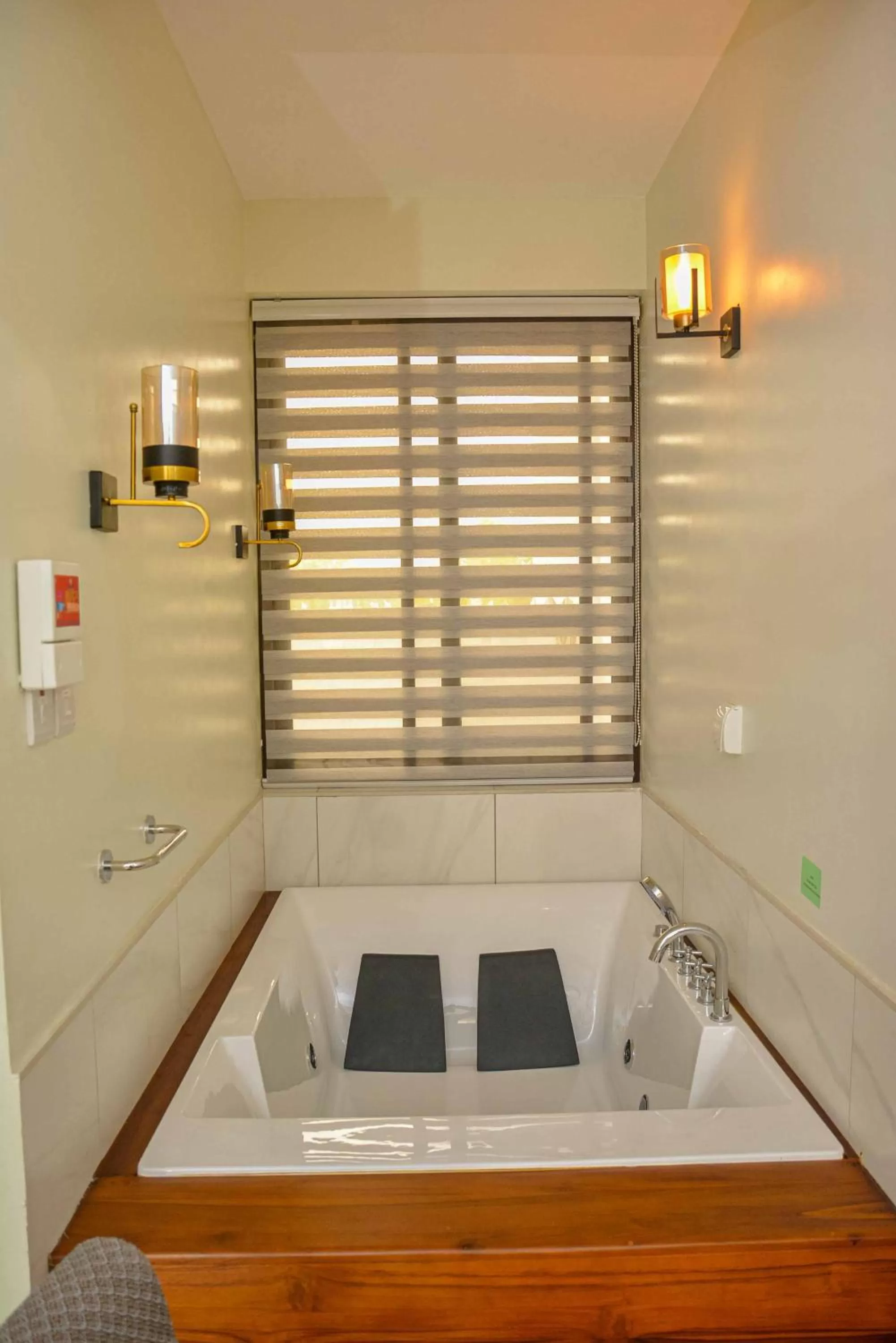 Large Twin Room in Jangwani Sea Breeze Resort