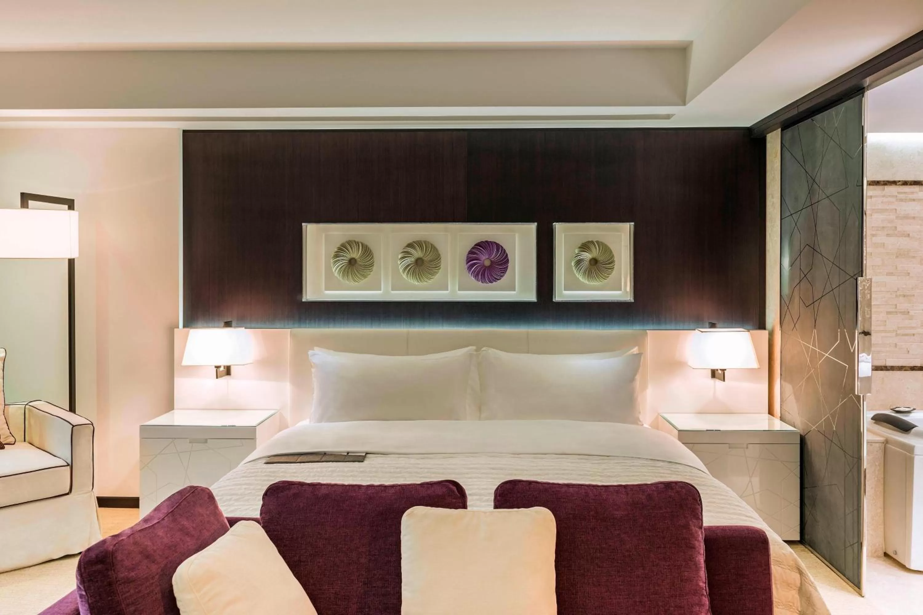 Photo of the whole room, Bed in Le Méridien Dubai Hotel & Conference Centre