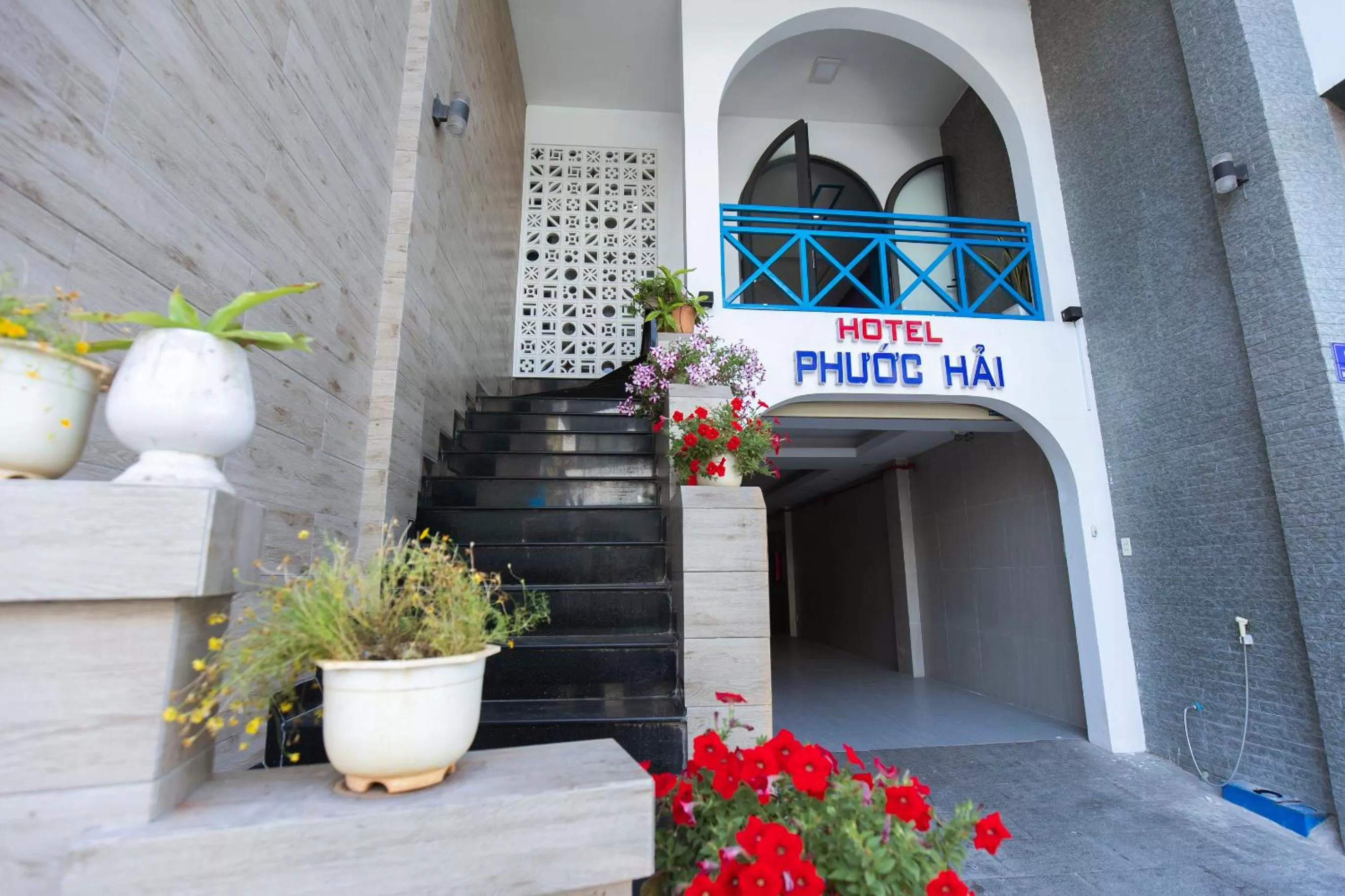 Property building in Phuoc Hai Hotel by The Moment