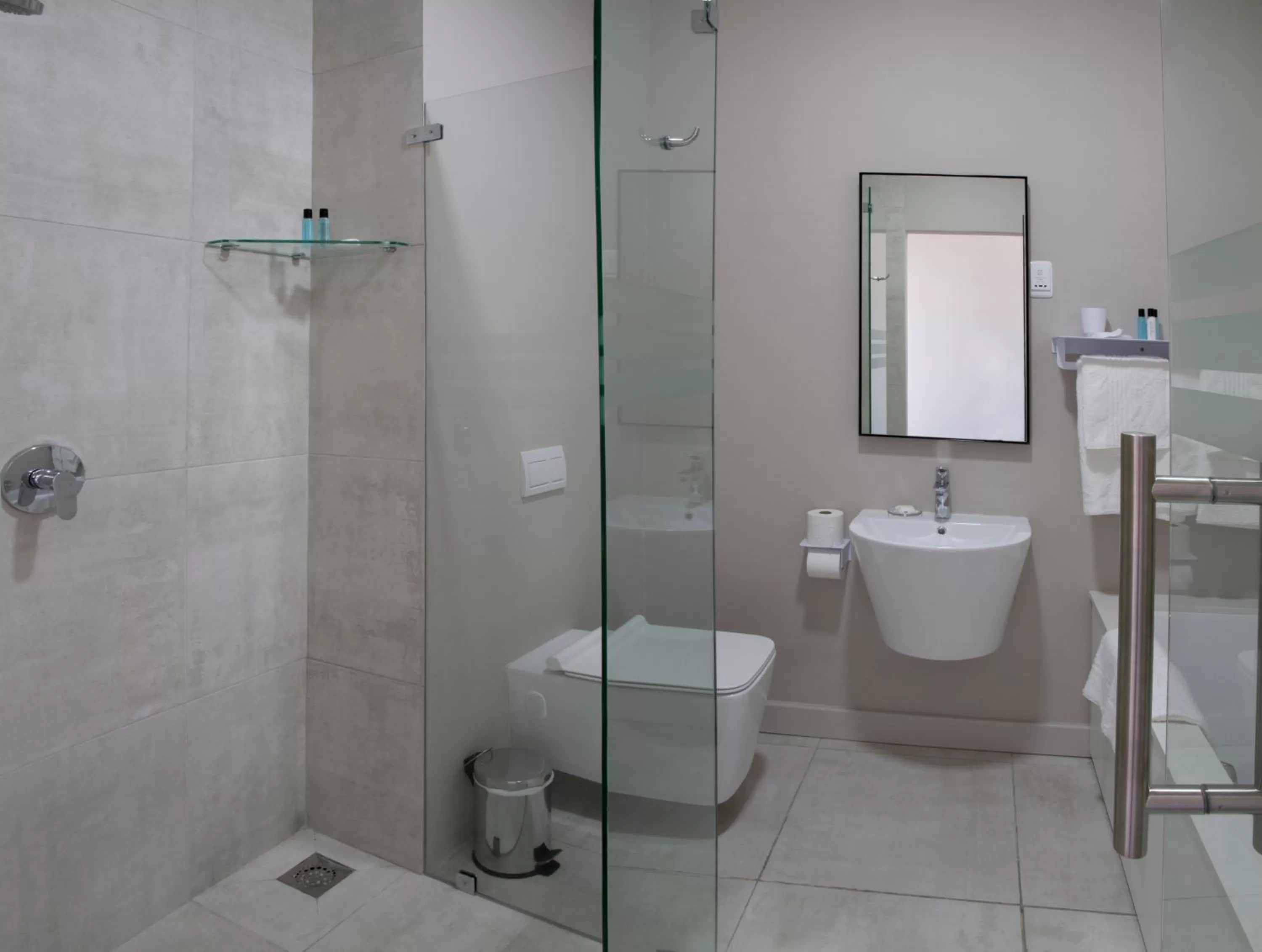 Bathroom in Ocean Bay Guesthouse