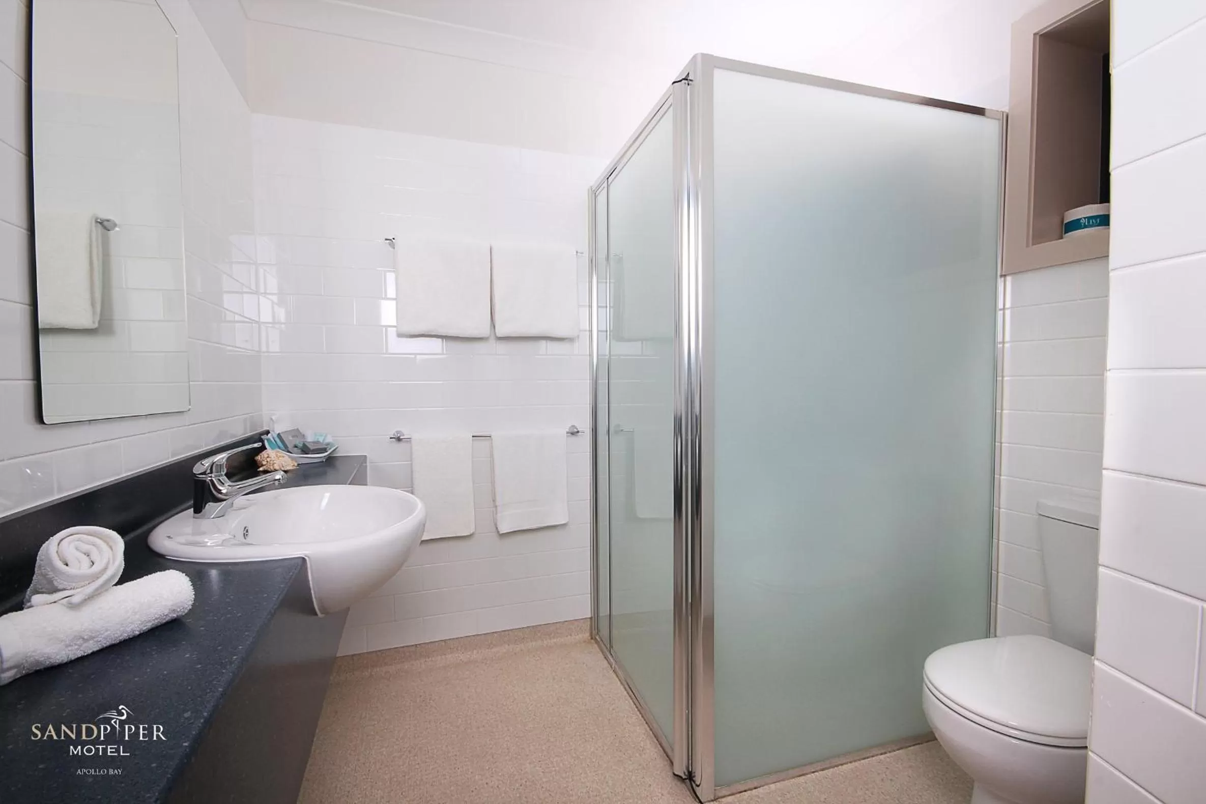 Bathroom in Sandpiper Motel Apollo Bay