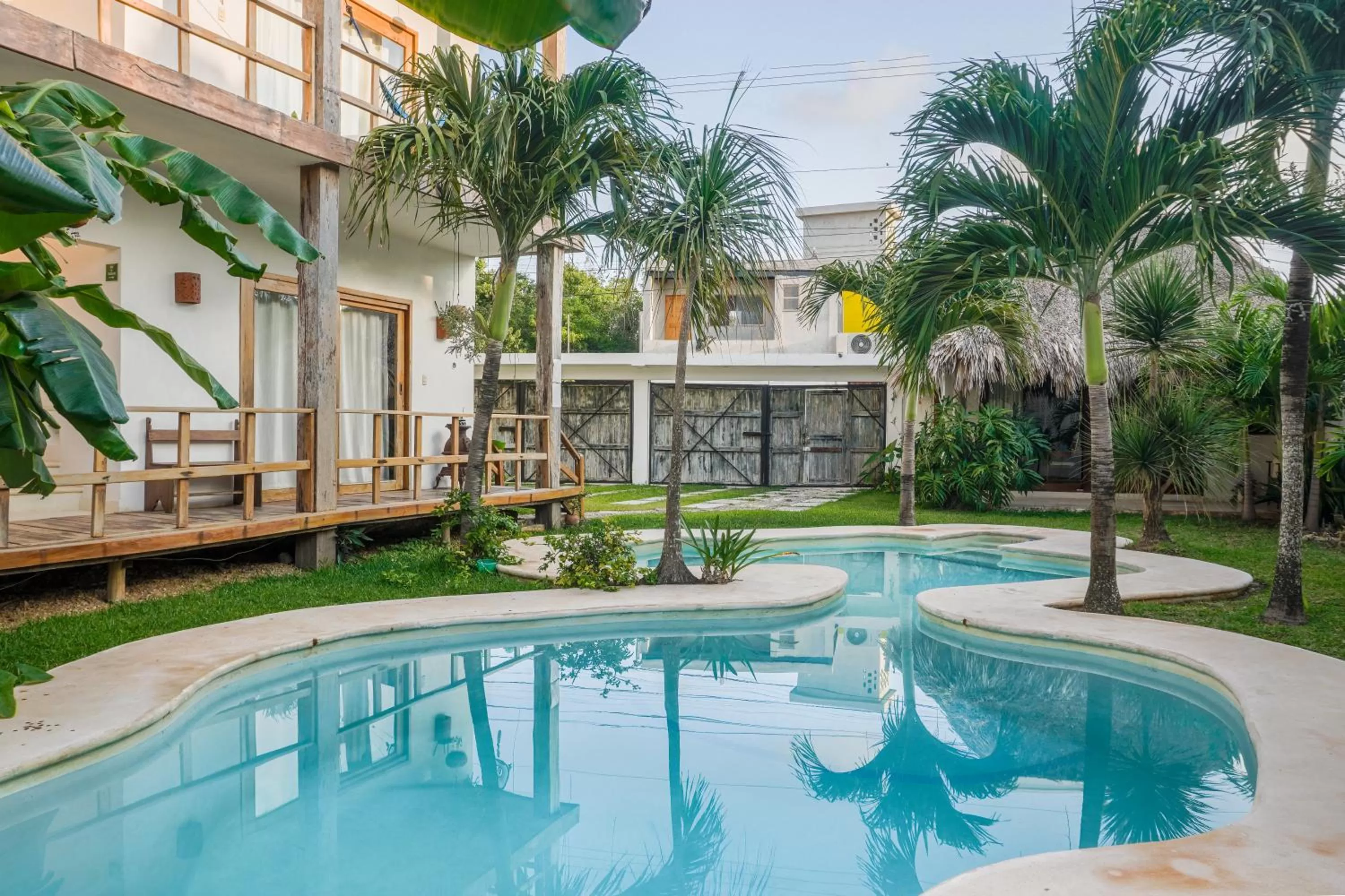 Facade/entrance, Swimming Pool in Luna de Agua