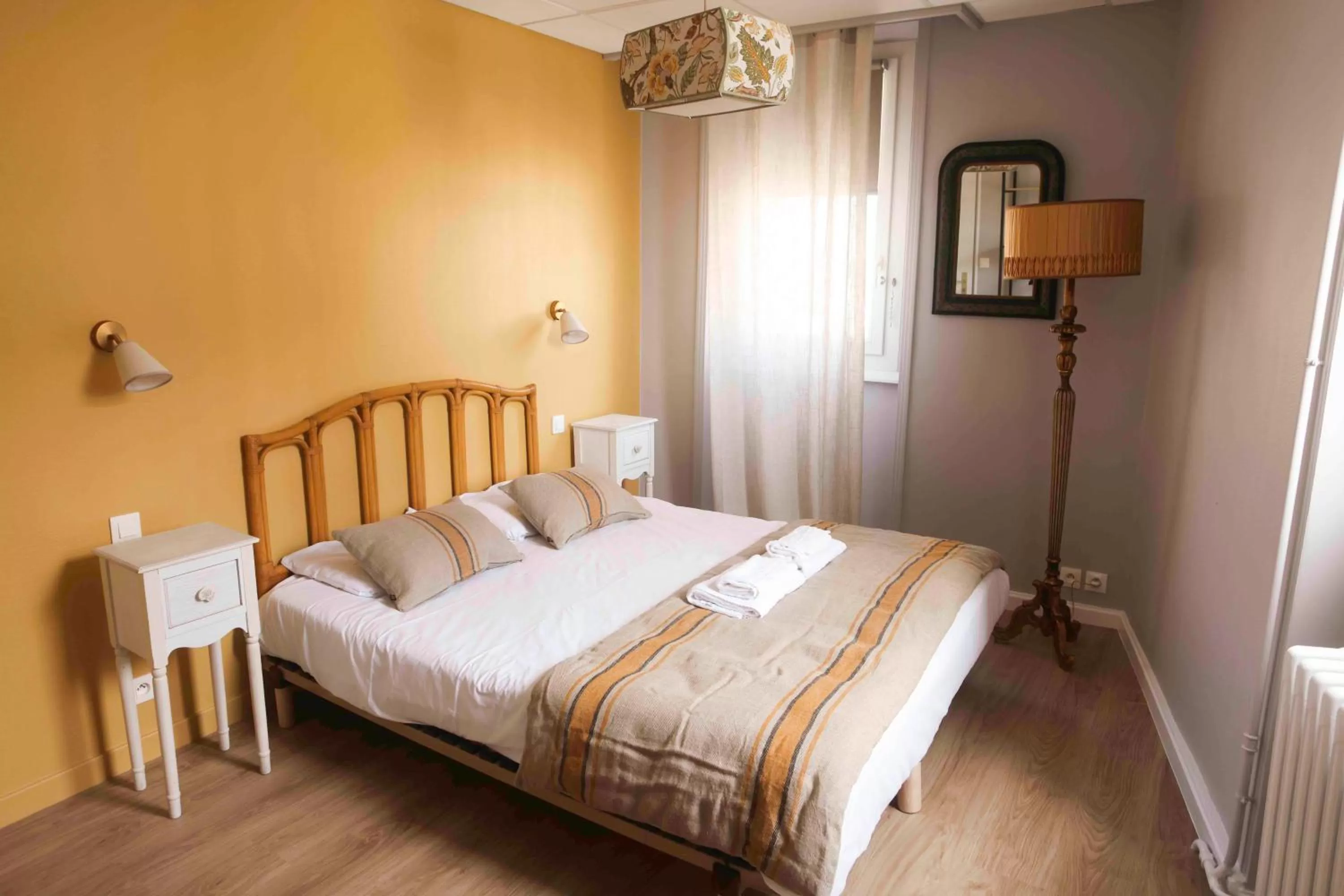 Photo of the whole room, Bed in Le Neptune