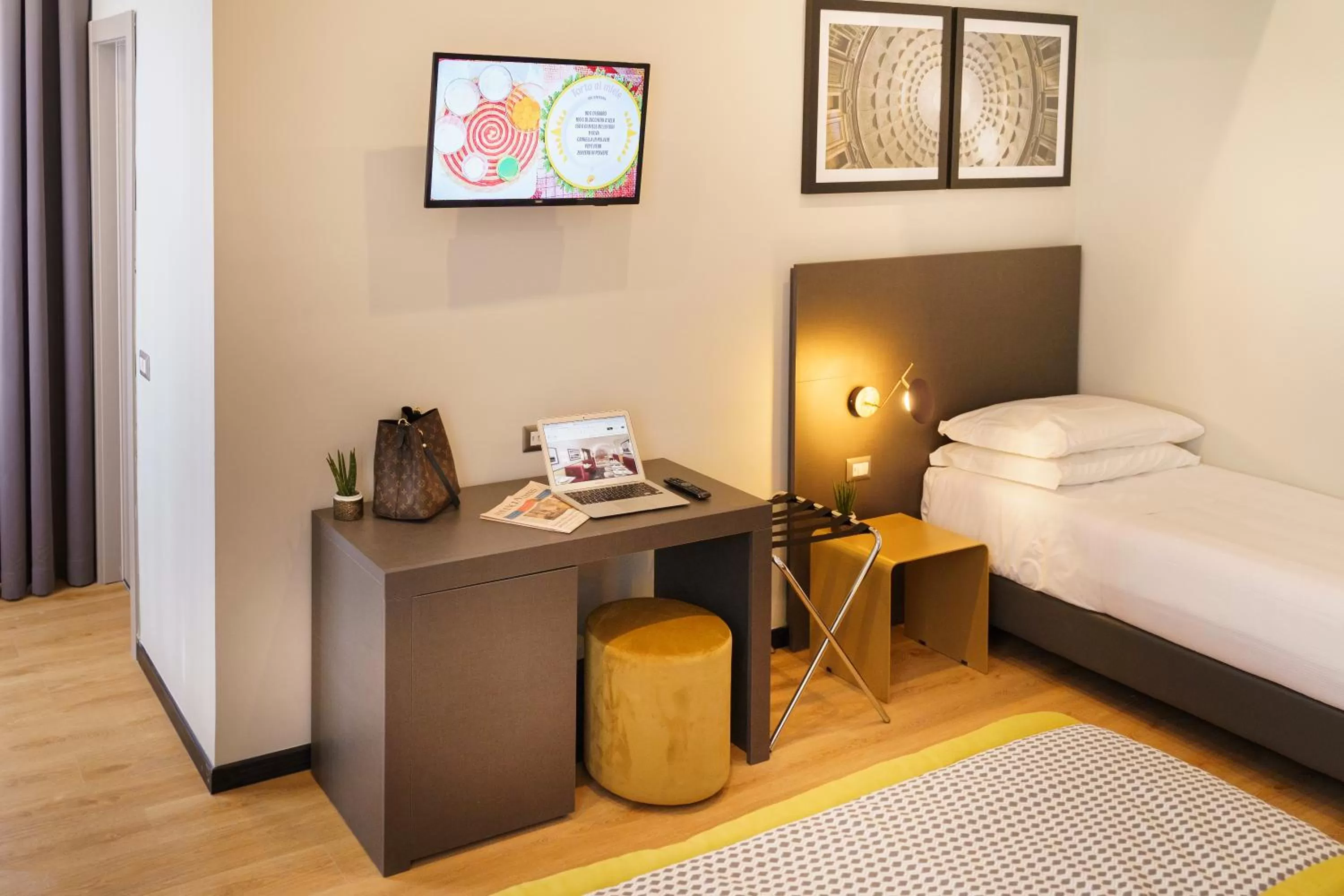 TV and multimedia, Bed in The Cross Hotel