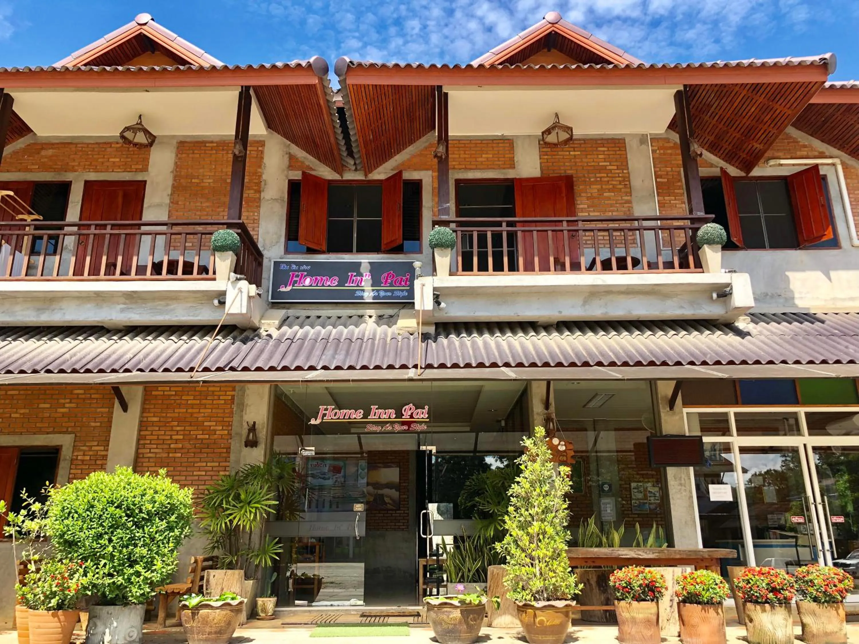 Property building in Home Inn Pai Garden