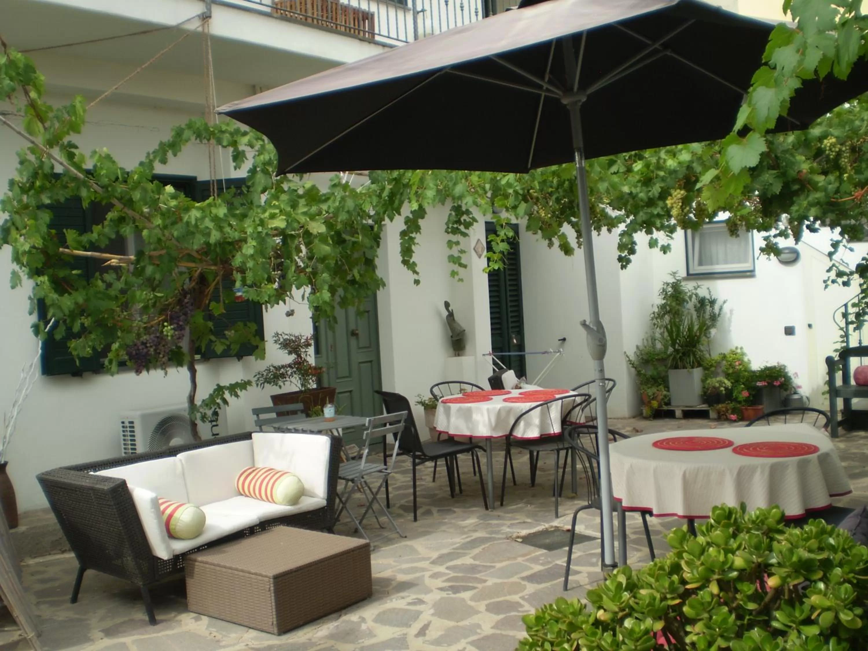 Garden view, Restaurant/Places to Eat in Il Giardino Di Emilio