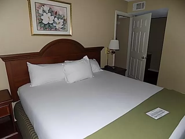 Bed in Plantation Oaks