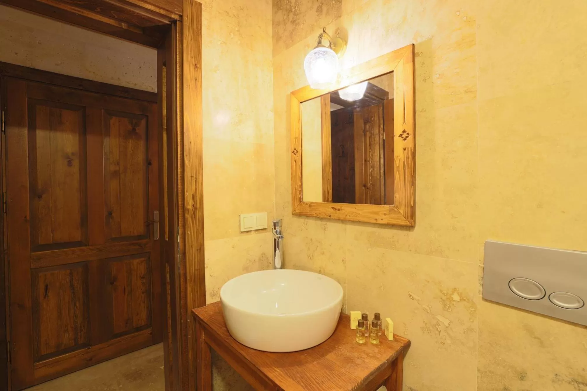 Bathroom in Balloon View Hotel