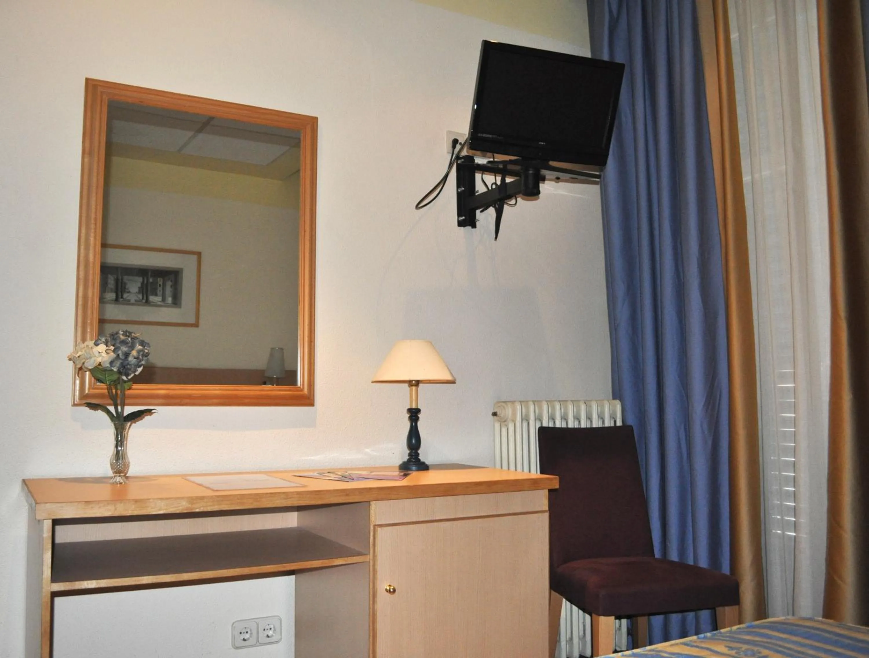 TV and multimedia in Hotel España