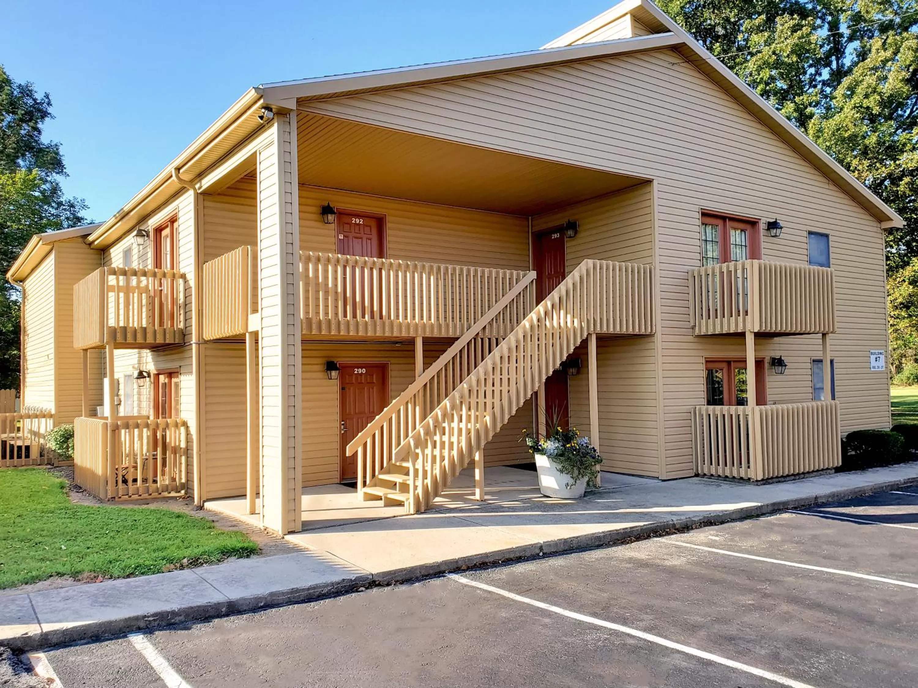 Property building in Americas Best Value Inn St. Marys