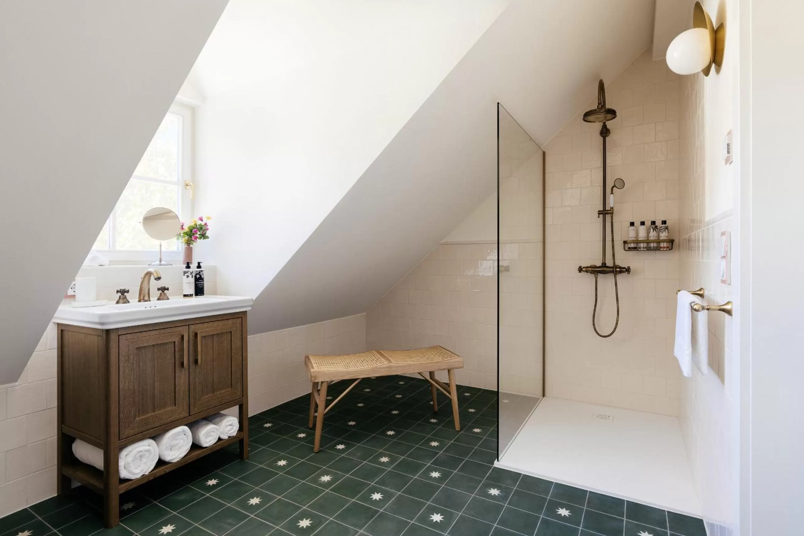 Bathroom in Villa Alma - a lakeside Boutique Hotel