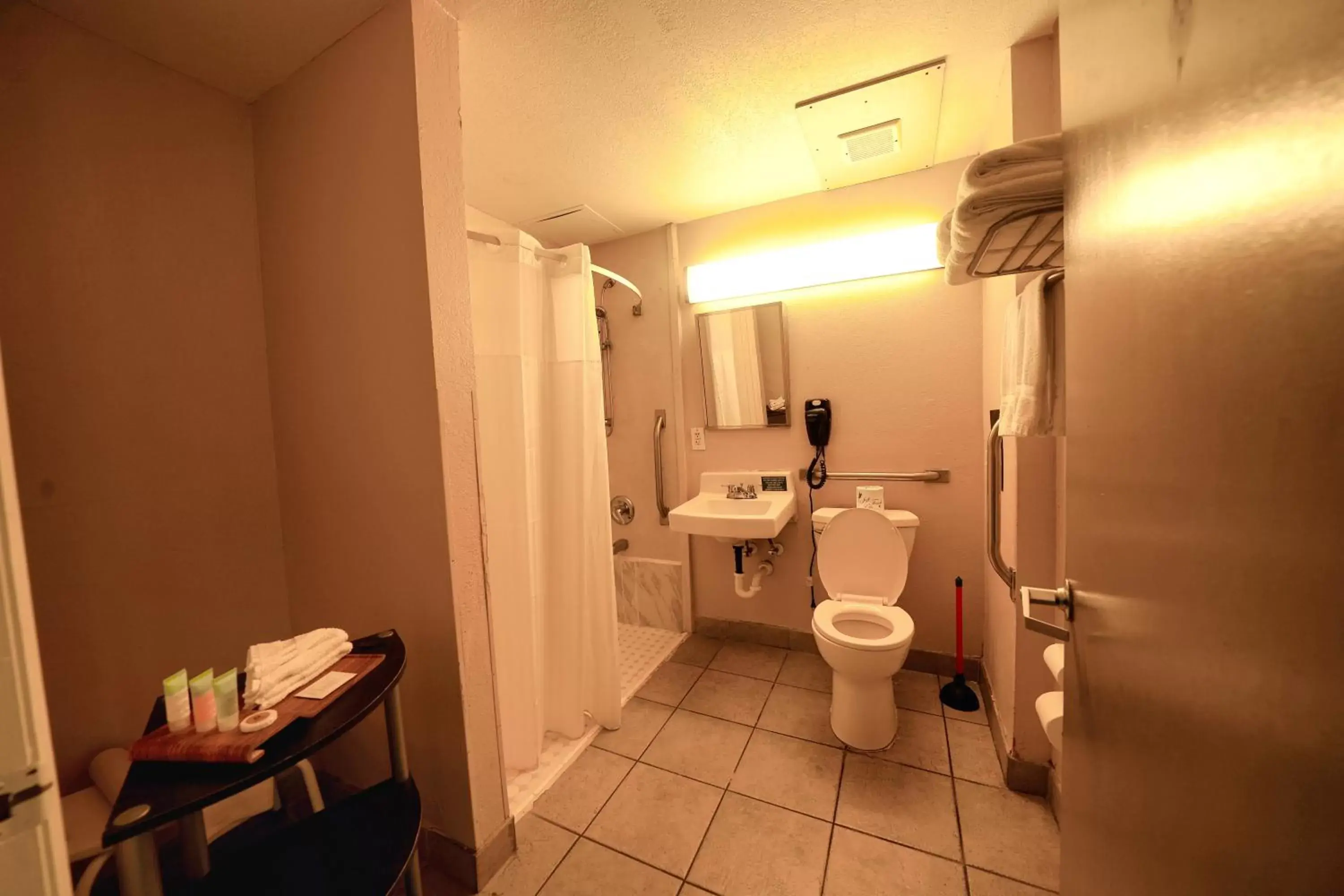 Double Room - Disability Access in Sandals Inn Double Room - Disability Access in Sandals Inn