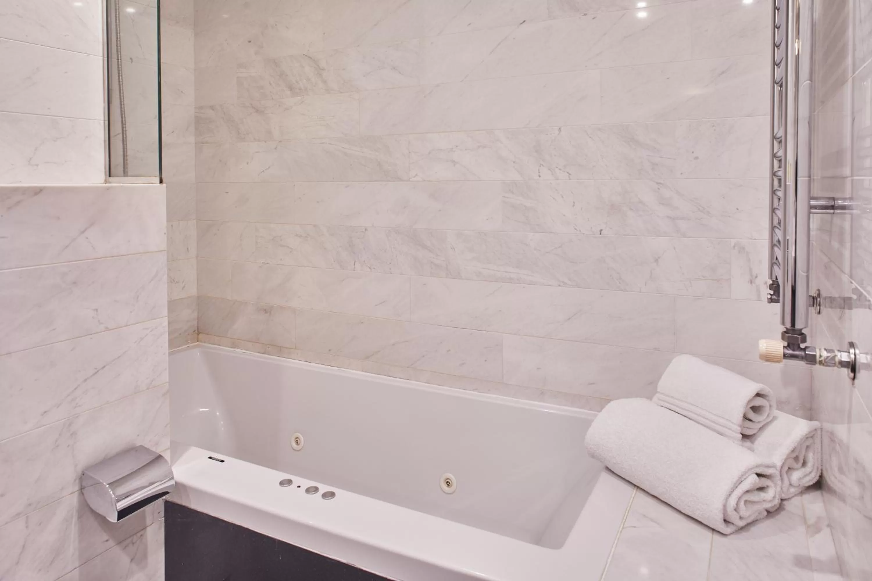 Bathroom in Hotel Silken Indautxu