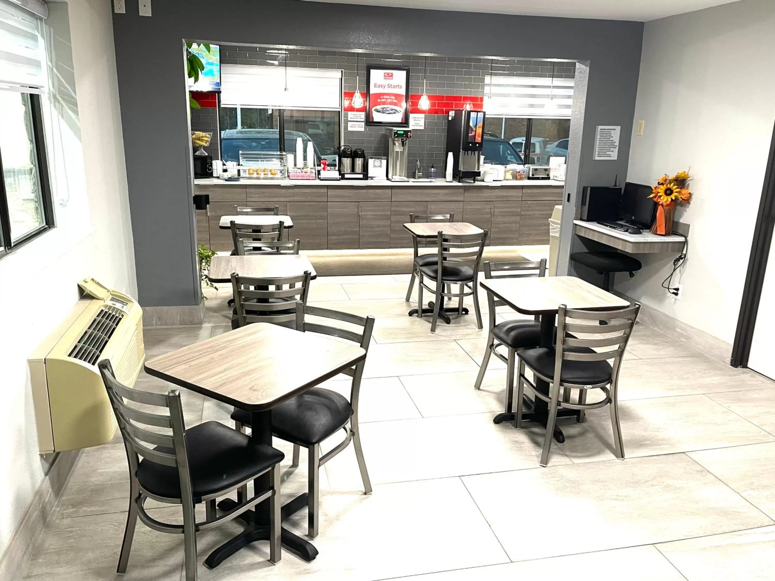 Breakfast in Econo Lodge Cartersville-Emerson Lake Point