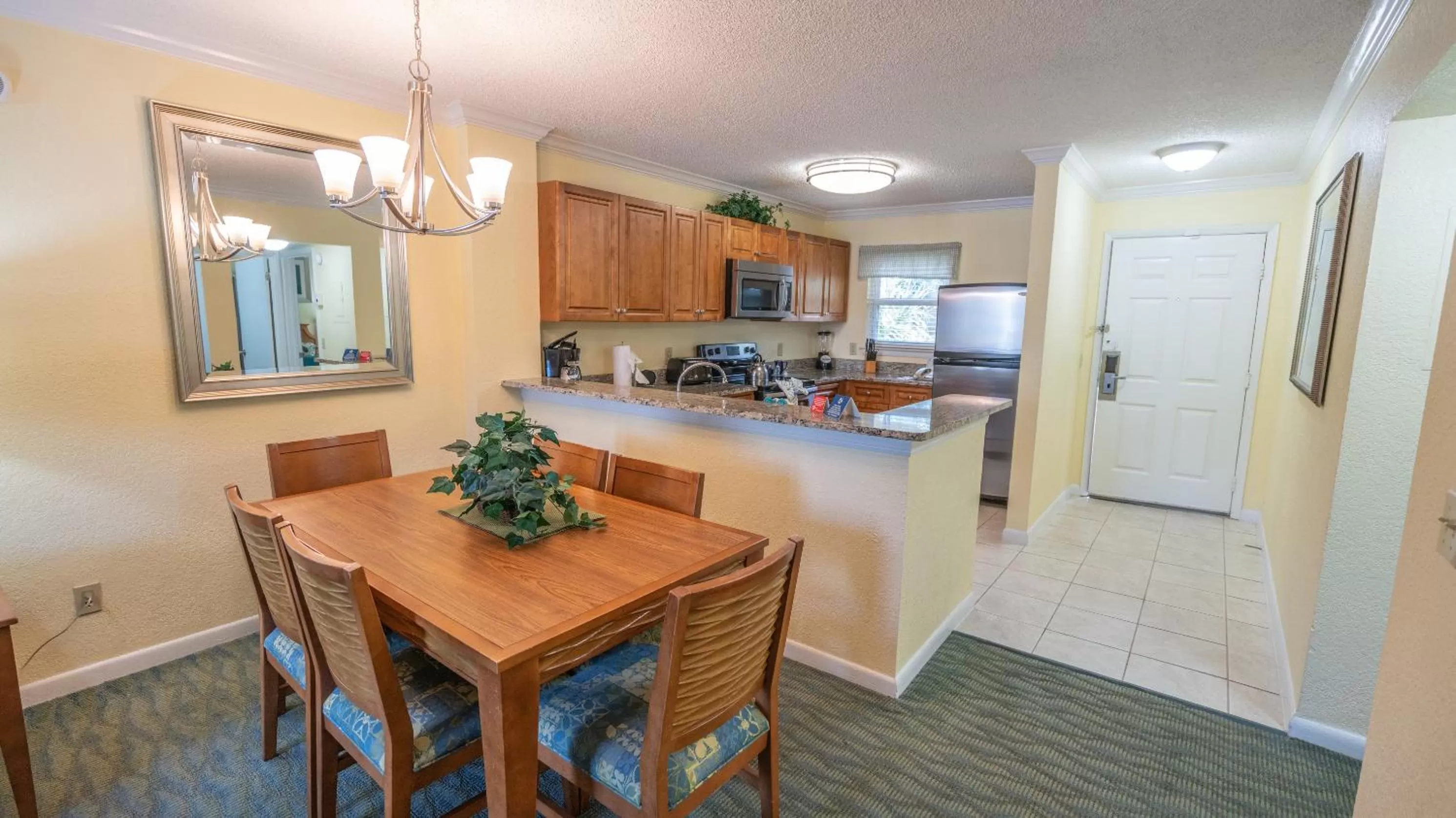 Dining area in Blue Tree Resort at Lake Buena Vista