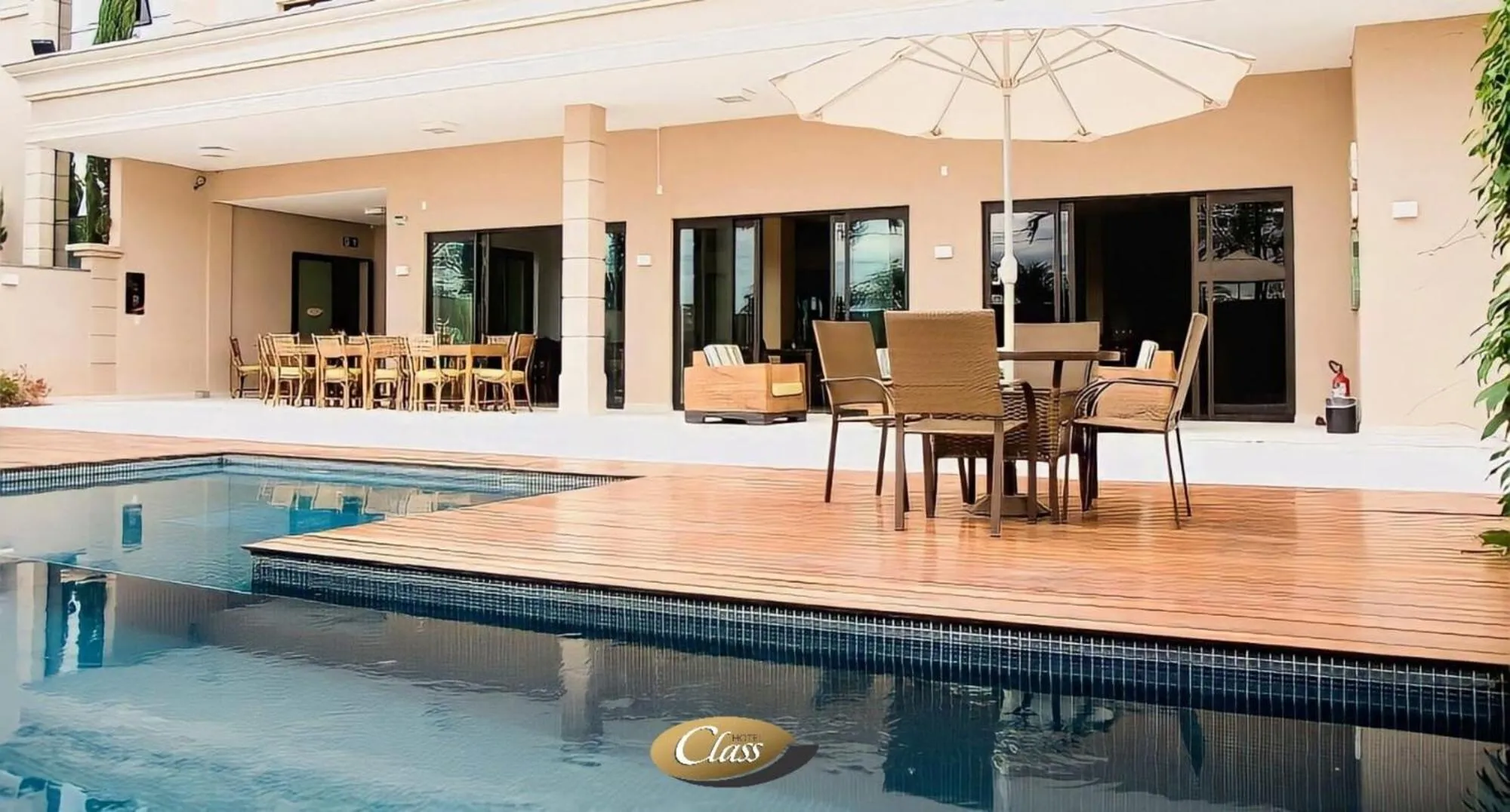 Swimming pool in Class Hotel Alfenas