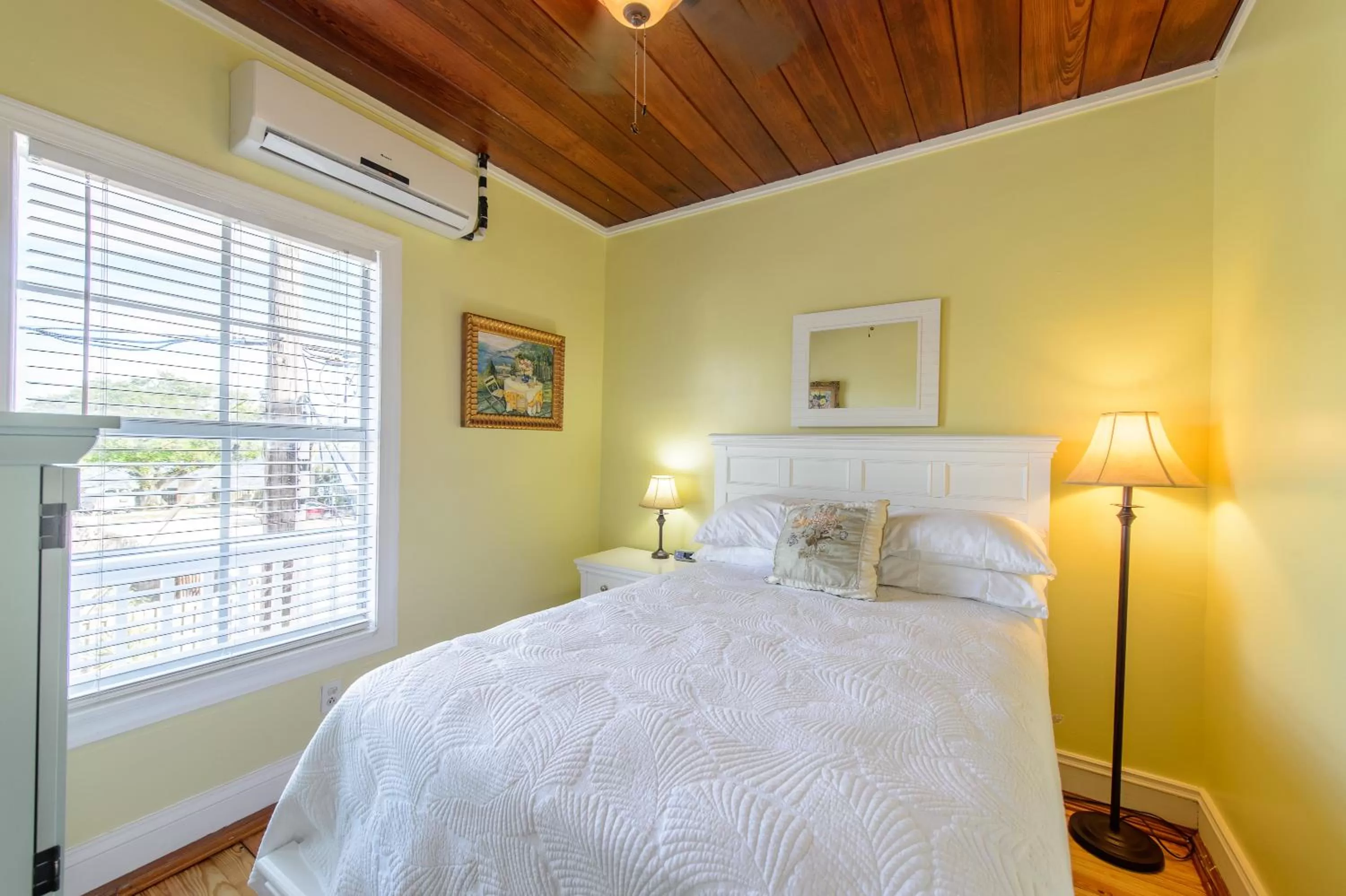 Bed in Old Colorado Inn