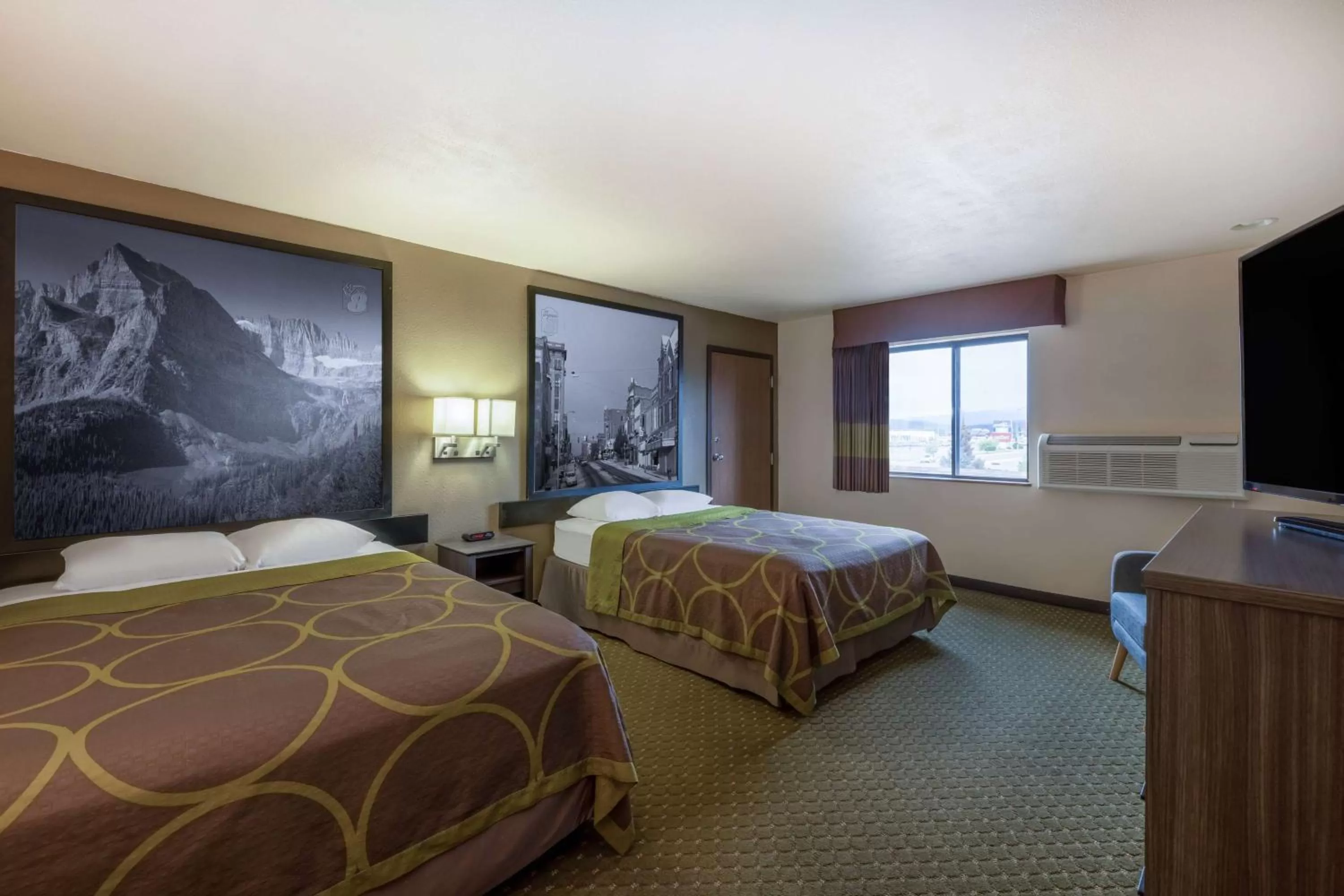 Photo of the whole room, Bed in Super 8 by Wyndham Butte MT