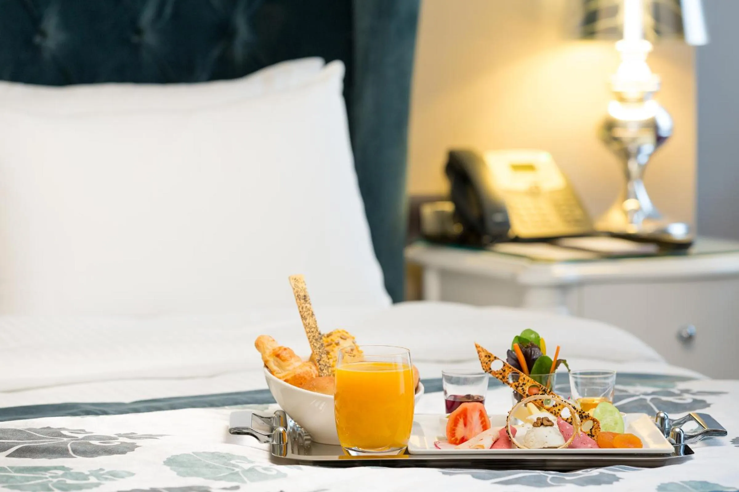 Breakfast, Bed in Metropolitan Hotels Taksim