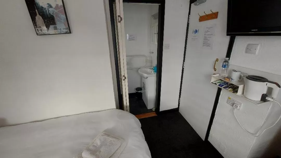 Bed in The Clifton at Paignton