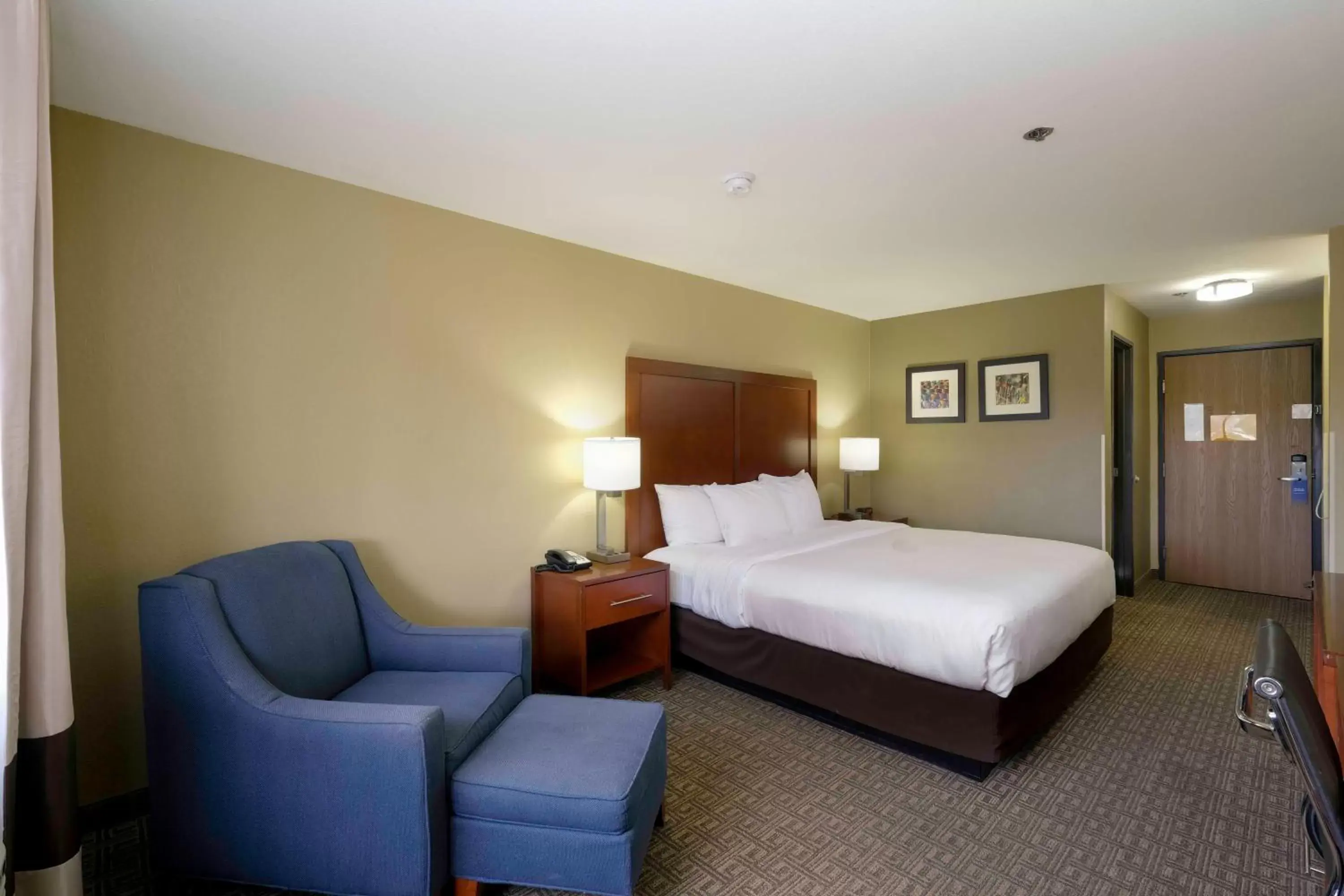 King Room - Accessible/Non-Smoking in Comfort Inn Near Gila National Forest King Room - Accessible/Non-Smoking in Comfort Inn Near Gila National Forest