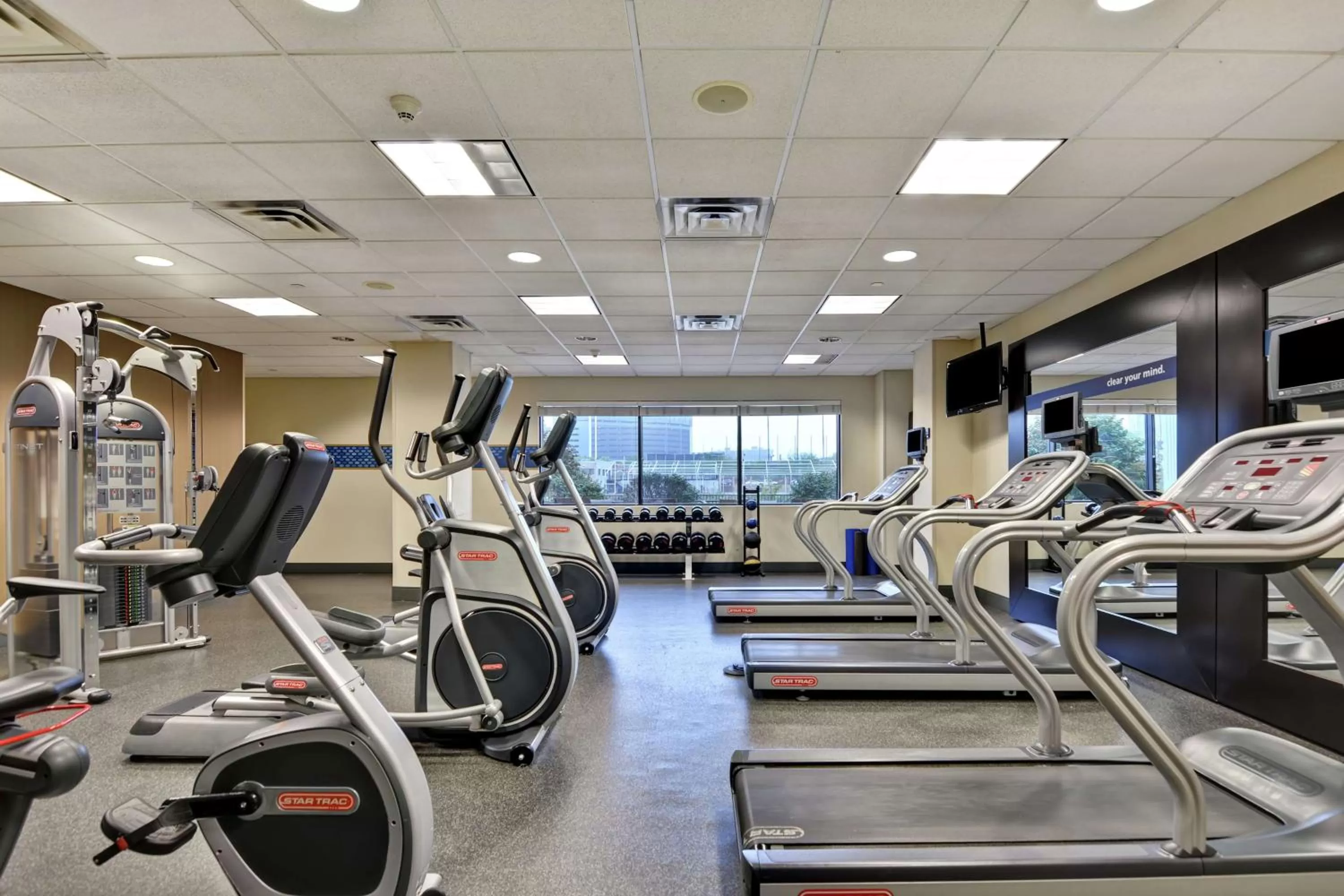 Fitness centre/facilities in Hampton Inn & Suites Newark-Harrison-Riverwalk