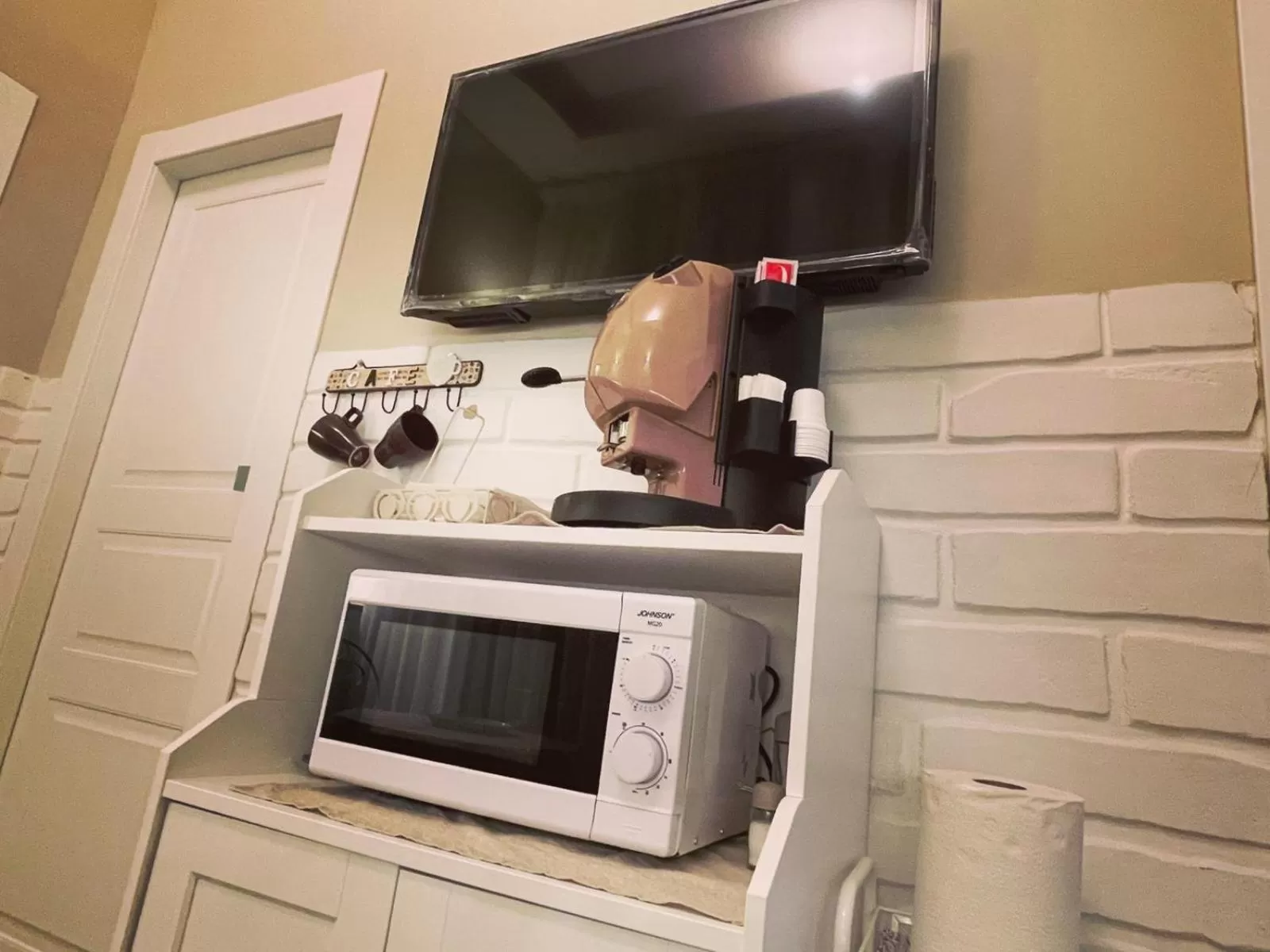 TV/Entertainment Center in Beb la Gemma