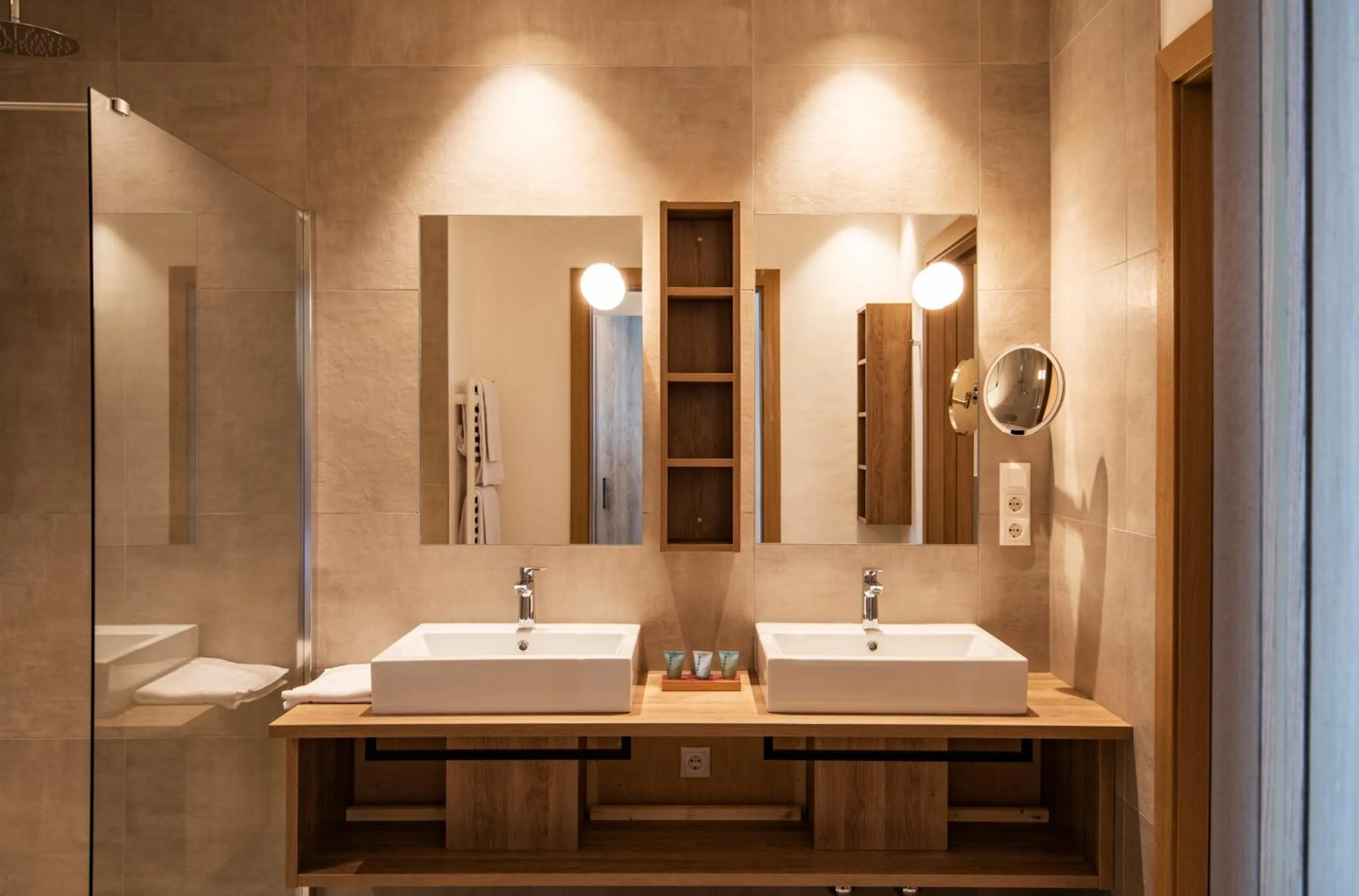 Shower in Hotel Plattenhof