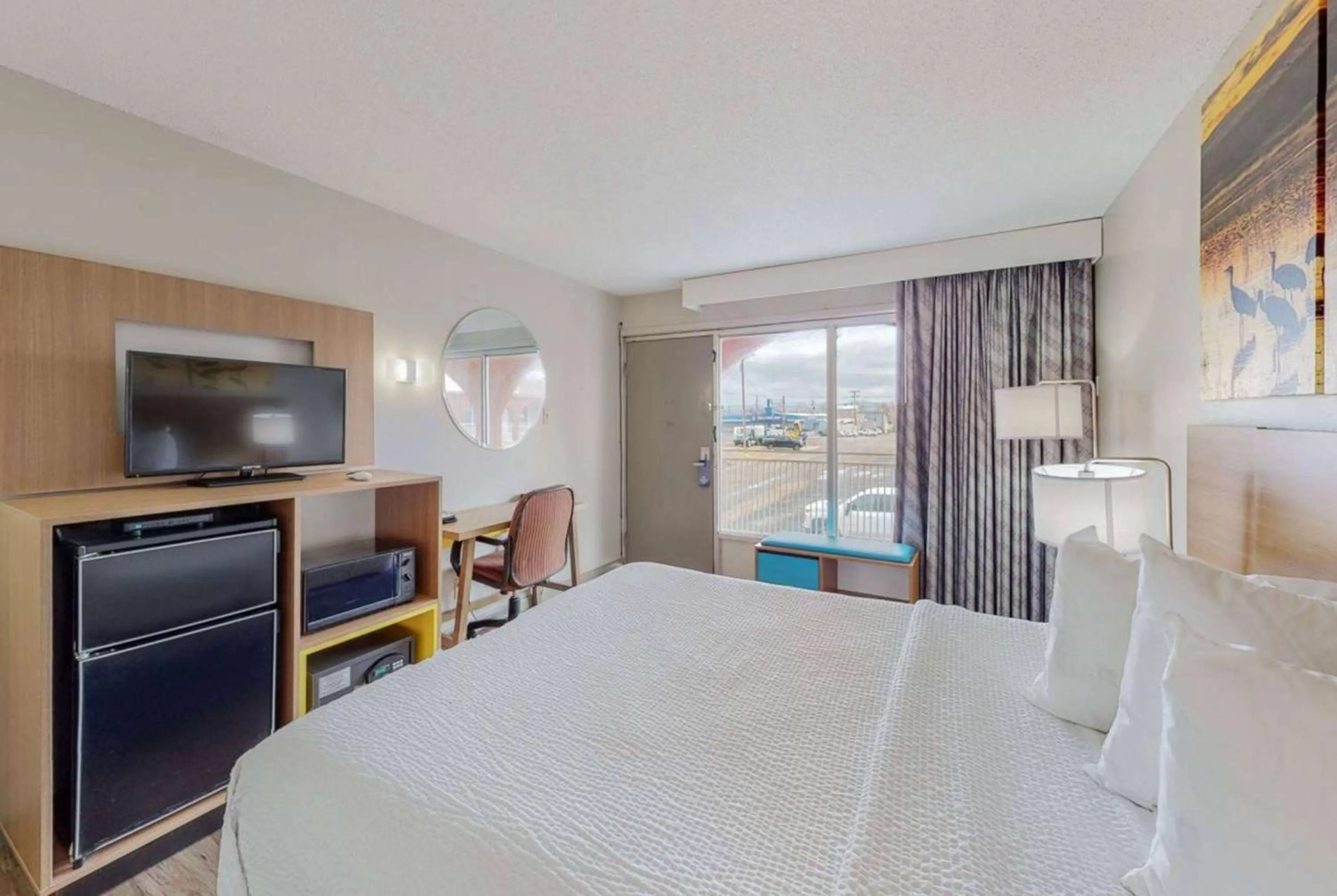 Photo of the whole room, Bed in Days Inn by Wyndham Socorro
