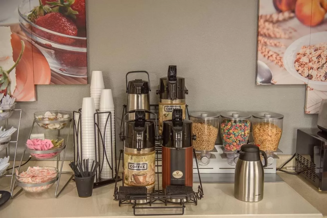 Restaurant/places to eat in Richland Inn