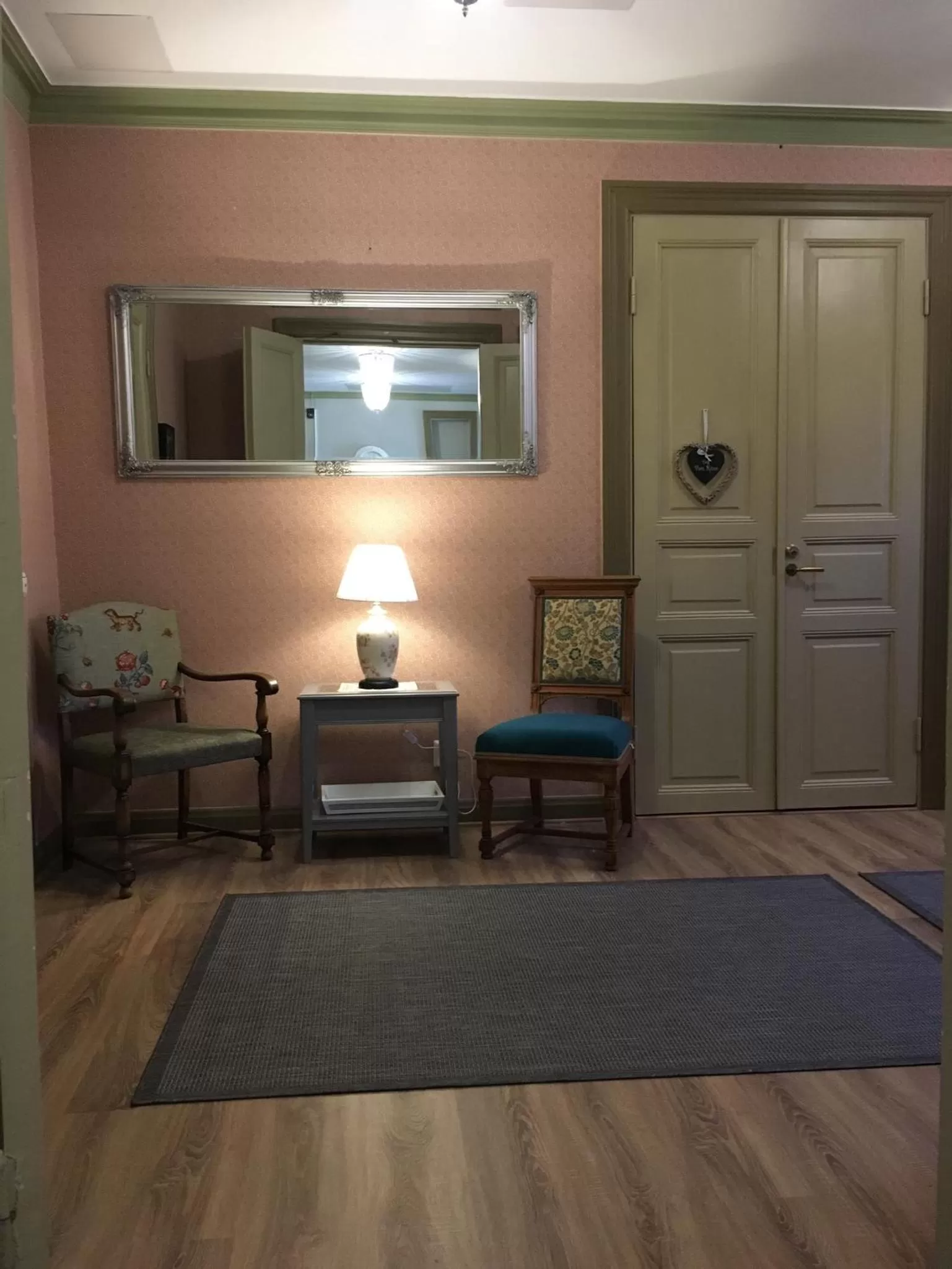 Lobby or reception in Cafe-Restaurant & Hotel Saima