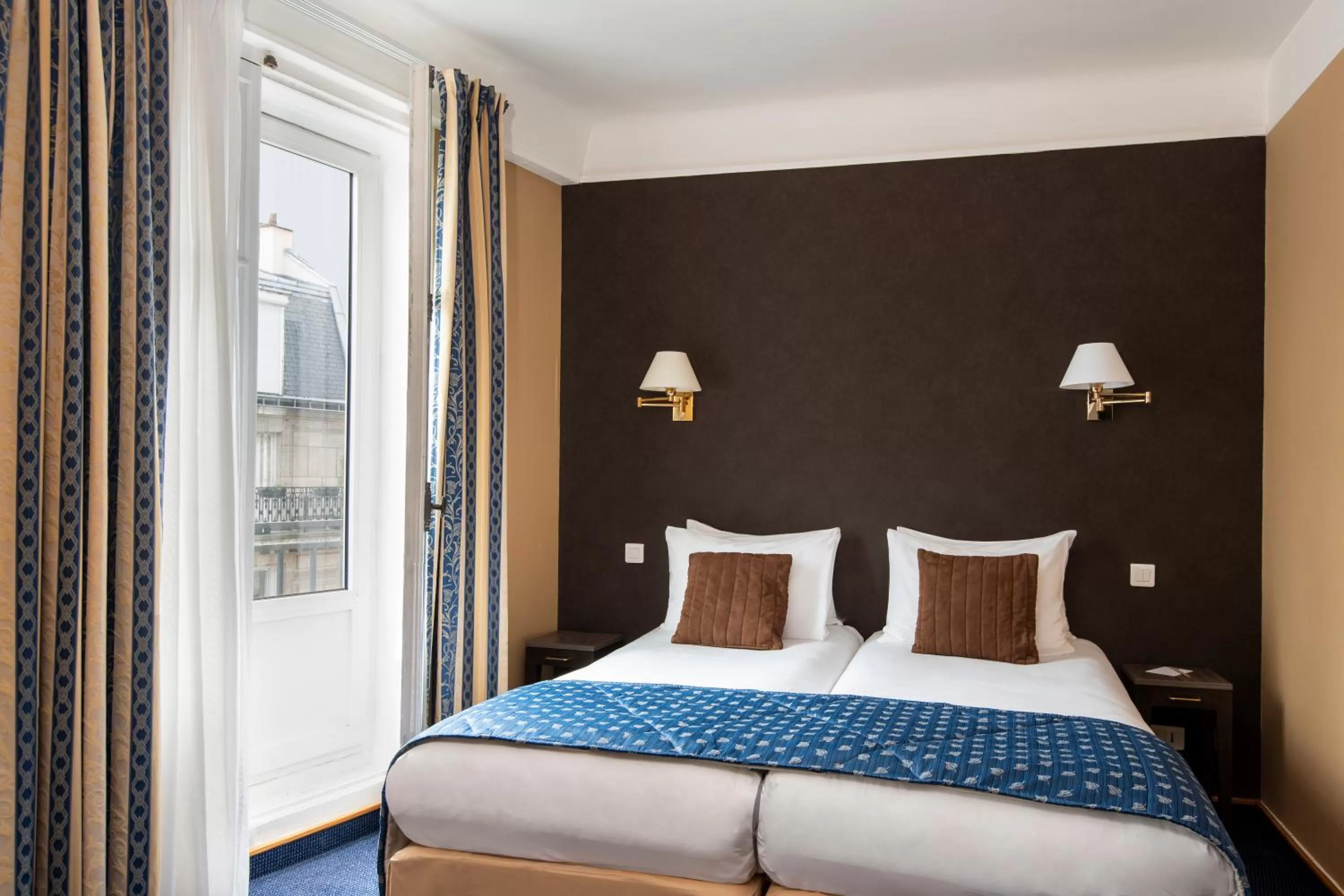 Bed in Abaca Messidor by Happyculture