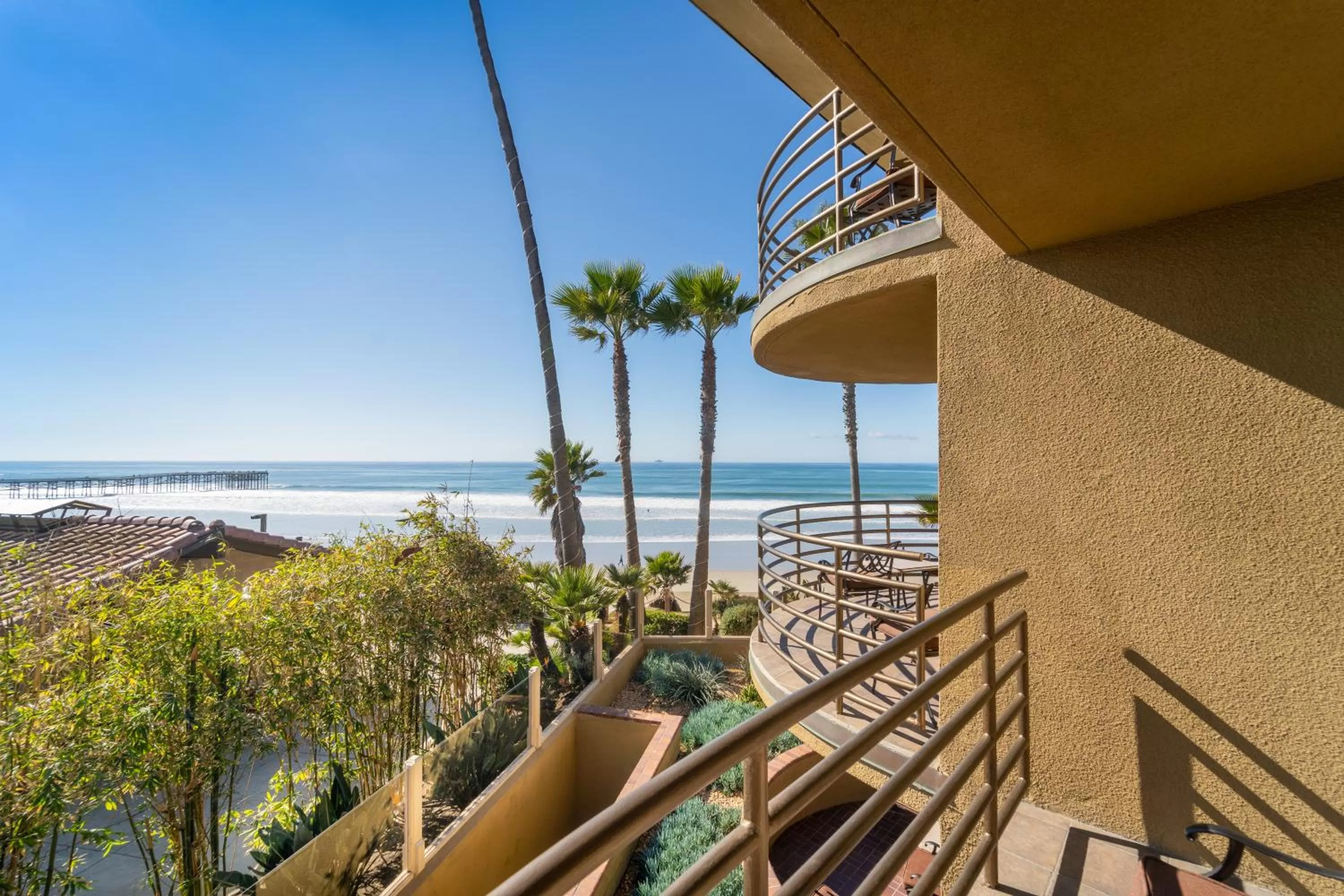Balcony/Terrace in Pacific Terrace Hotel