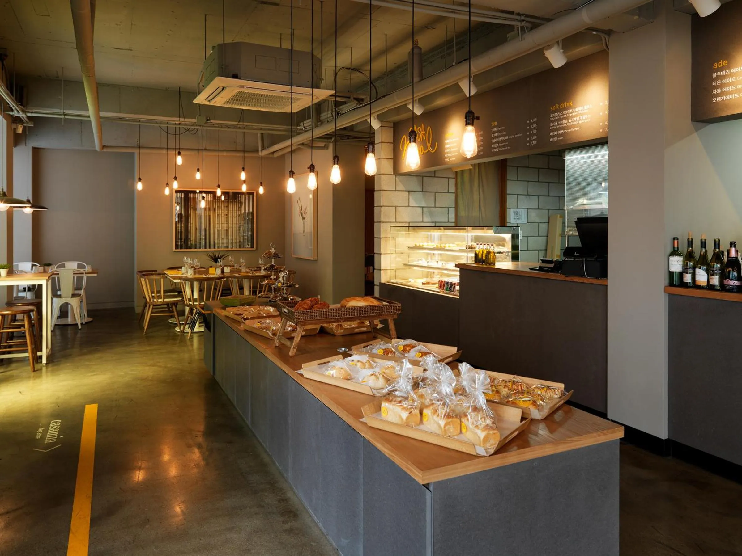 Restaurant/places to eat in La Casa Hotel Seoul